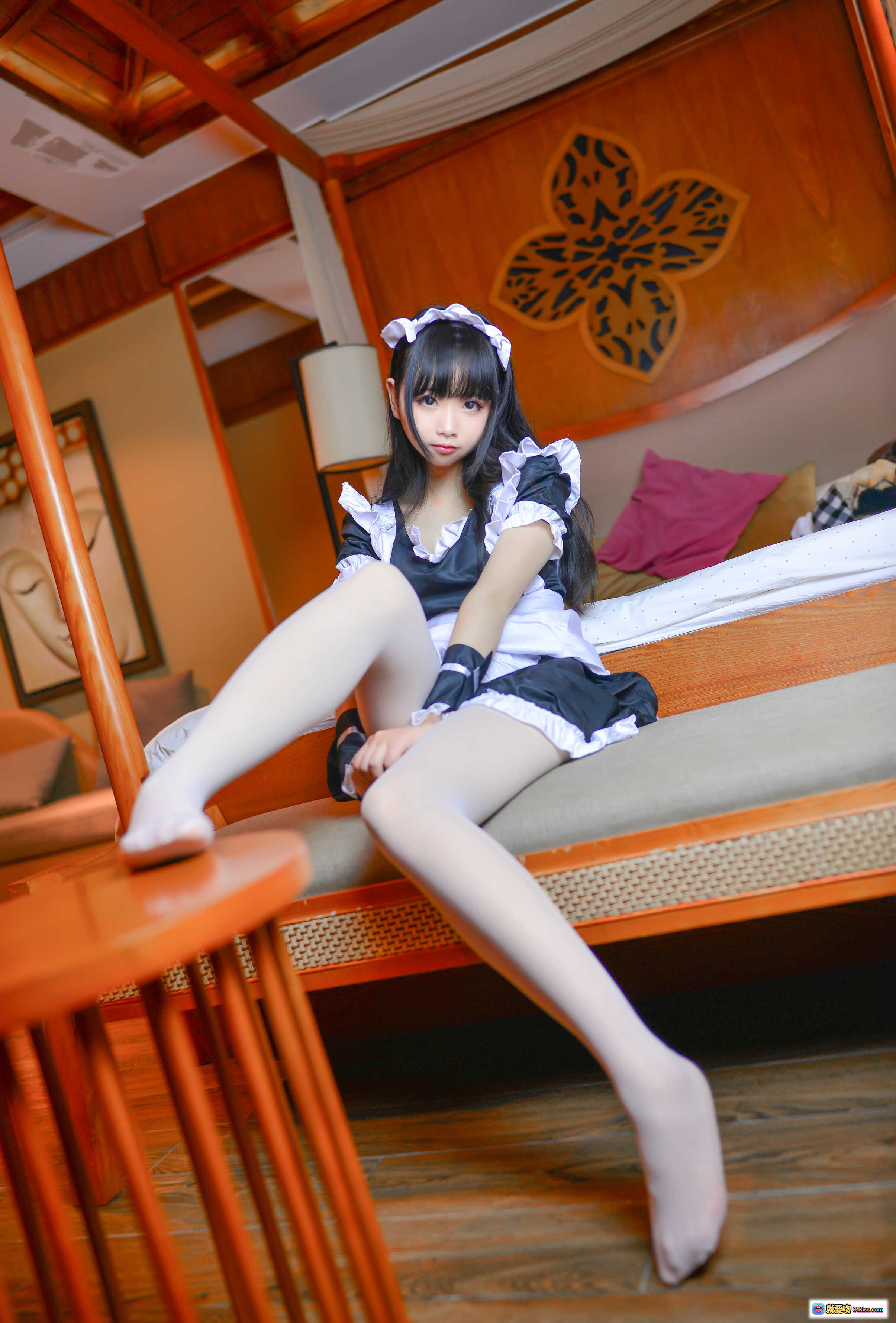 图片[9] - 雪琪SAMA NO.013女仆写真｜白丝美腿+黑裙蕾丝边+木质床榻+室内私房风｜25P高清图集 - 就要吻