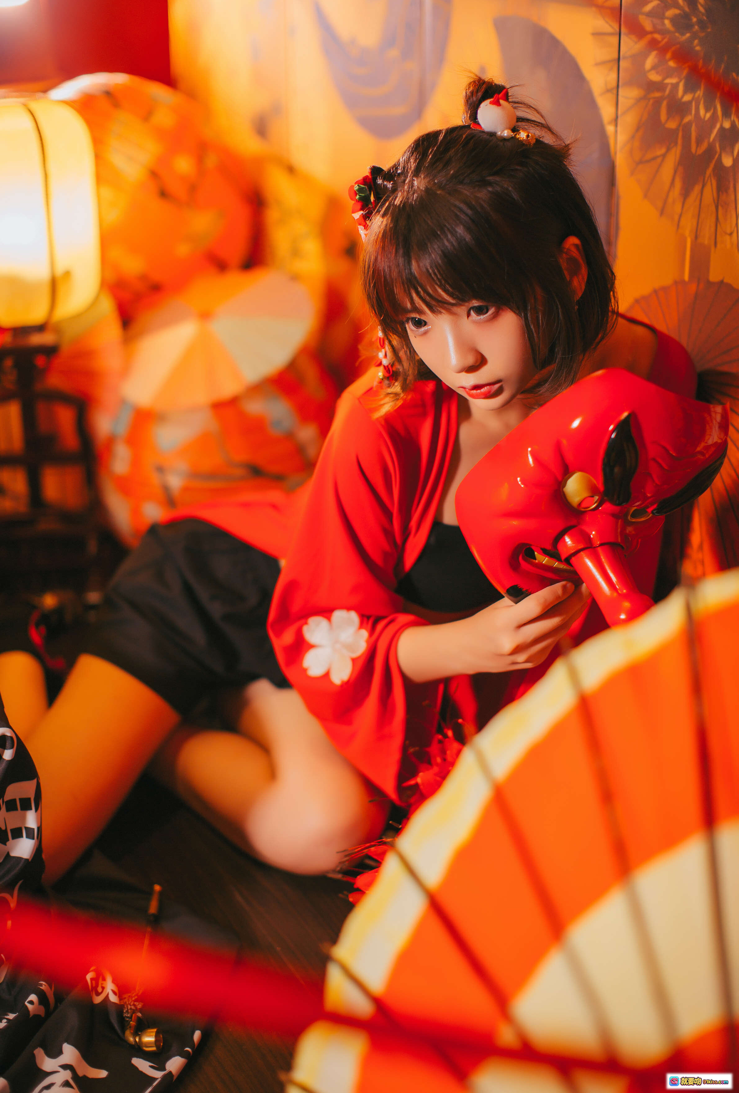 图片[3] - 疯猫ss NO.010 红色羽衣写真 甜美短发少女 古风发饰 红色露肩装 温暖光影 氛围感美图 - 就要吻