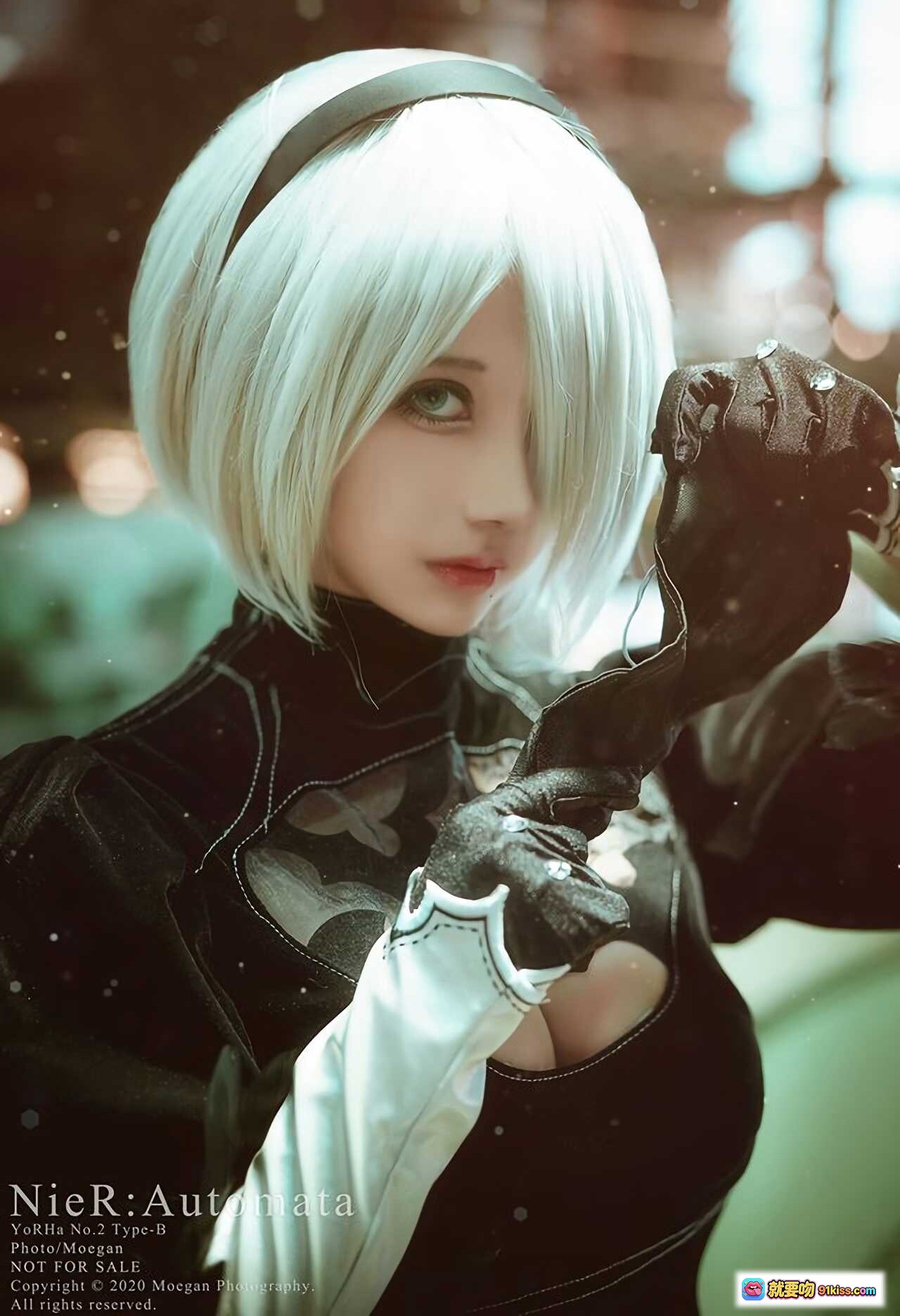 图片[9] - NieR:Automata YoRHa No.2 Type B Cosplay 精致还原 白发黑裙长剑 工业风场景 高筒靴性感造型 - 就要吻