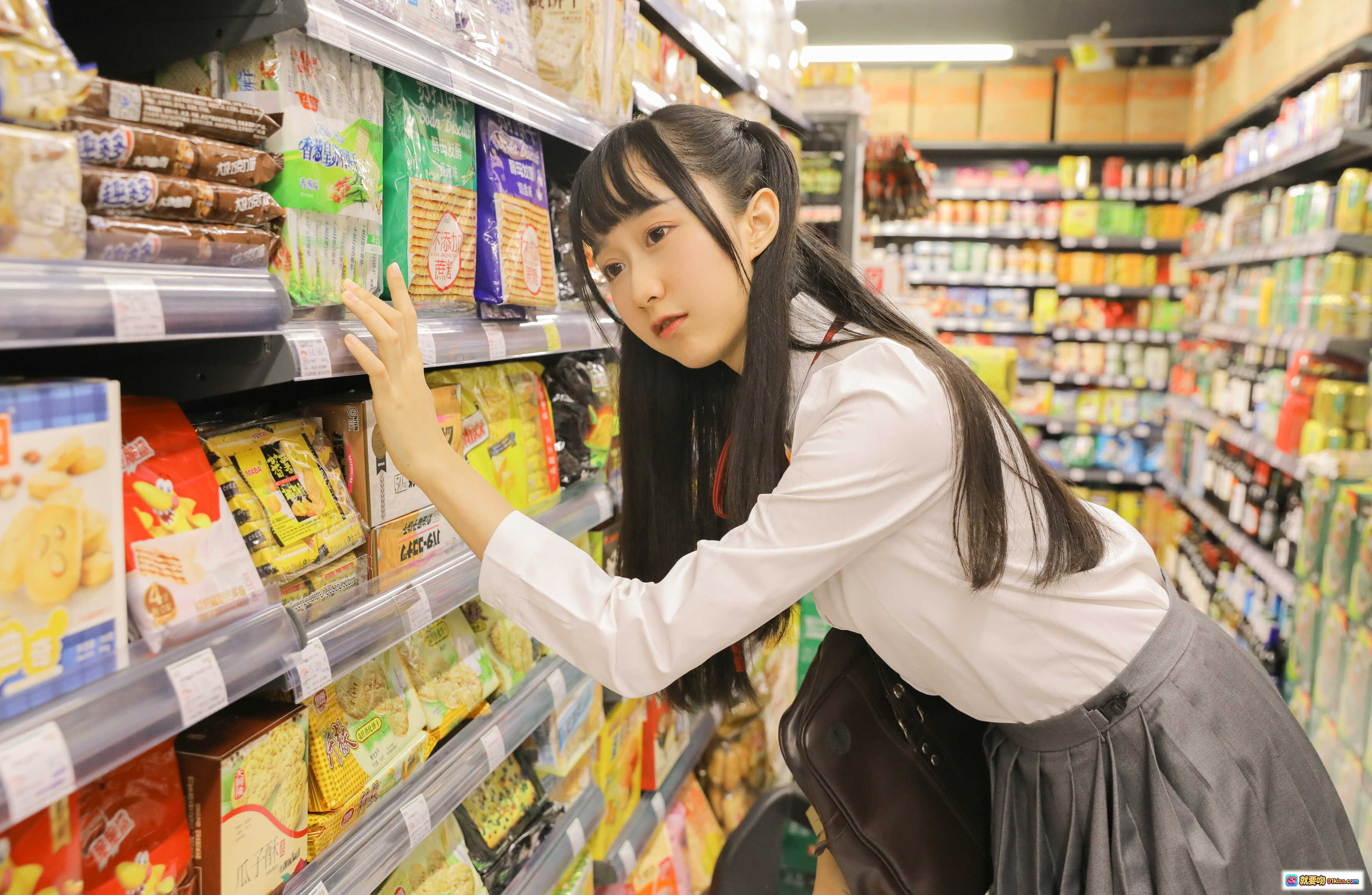 图片[5] - 木绵绵OwO NO.019 绵相随 超市购物少女穿搭 日系校服风 瓶装水货架旁 甜美侧颜 青春日常写真 - 就要吻