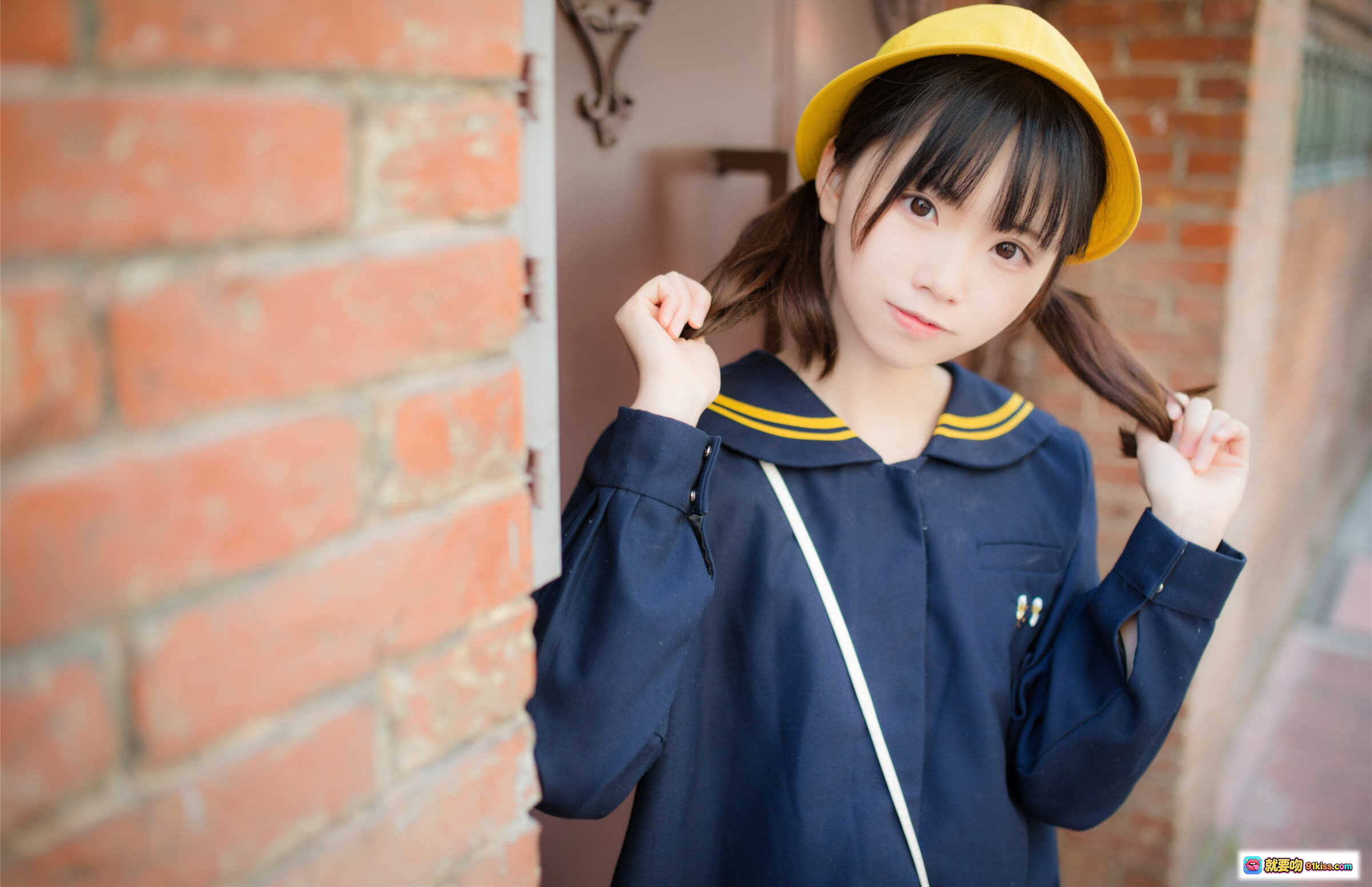 图片[3] - Kitaro绮太郎NO.025六一儿童节写真·黄帽蓝衫百褶裙街拍少女风·清新阳光校园风穿搭摄影集 - 就要吻