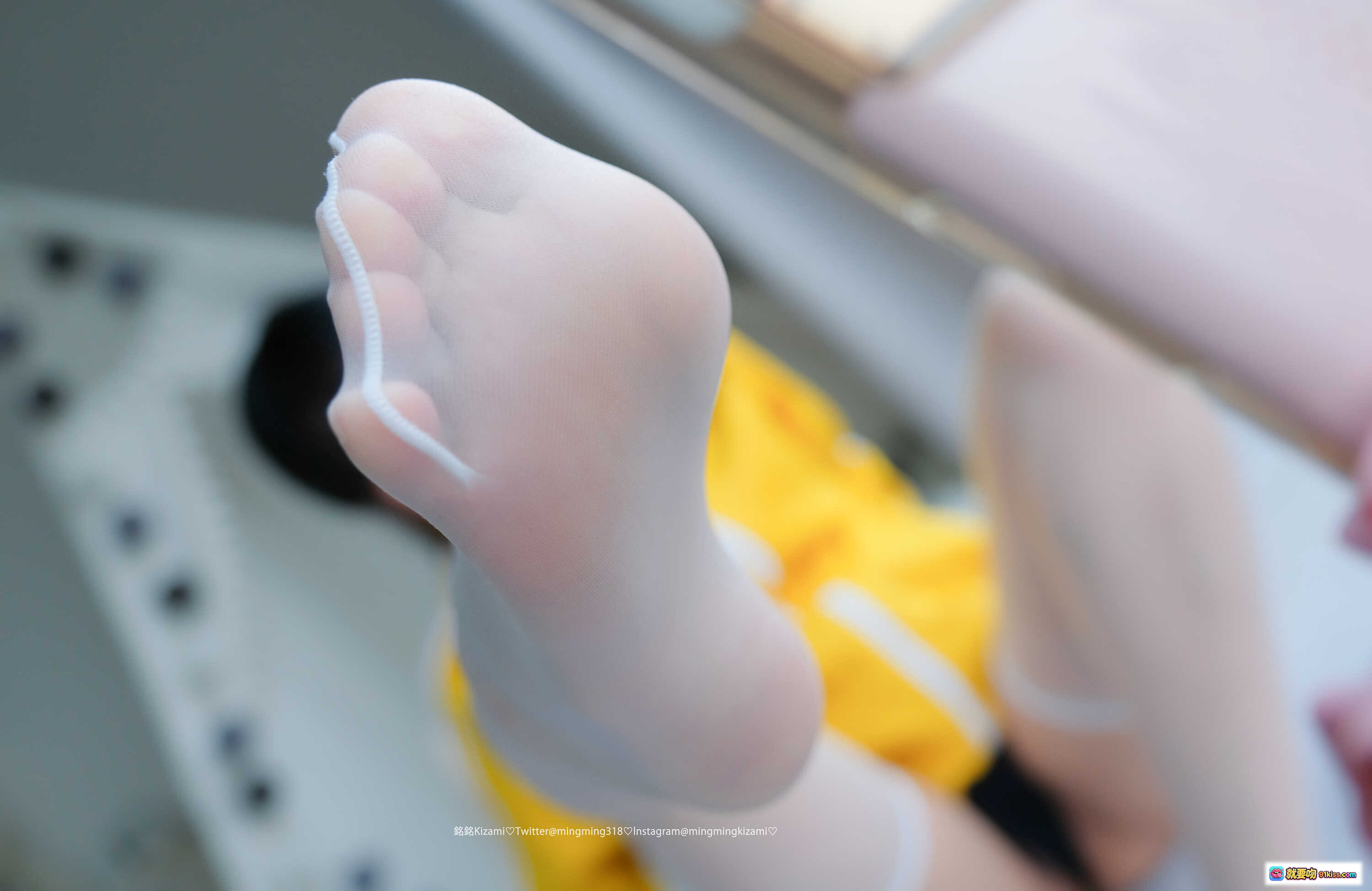 图片[7] - 铭铭Kizami Vol.013写真集自拍特辑｜黄色运动装+白色丝袜美腿诱惑｜高清115P无视频版 - 就要吻