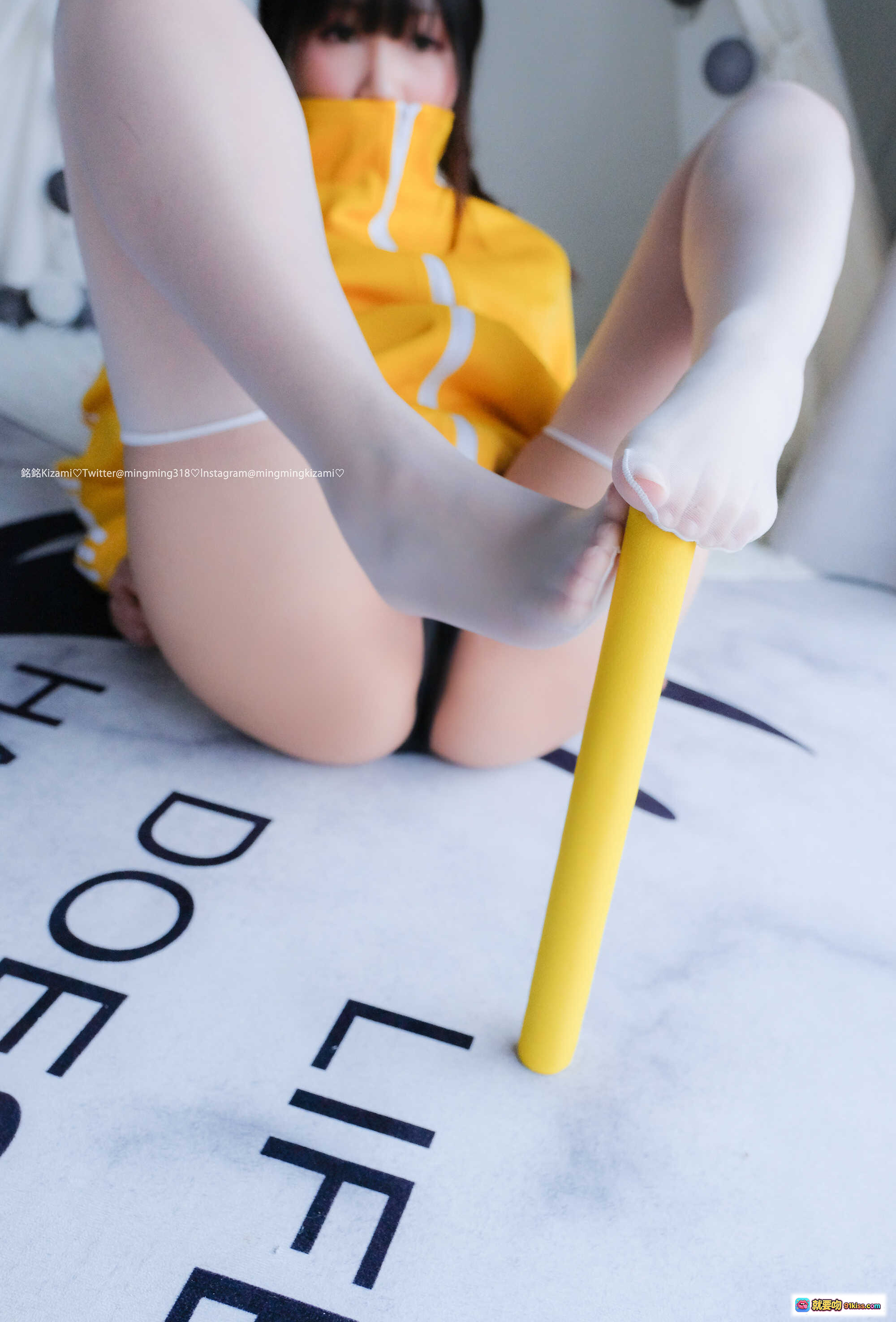 图片[2] - 铭铭Kizami Vol.013写真集自拍特辑｜黄色运动装+白色丝袜美腿诱惑｜高清115P无视频版 - 就要吻