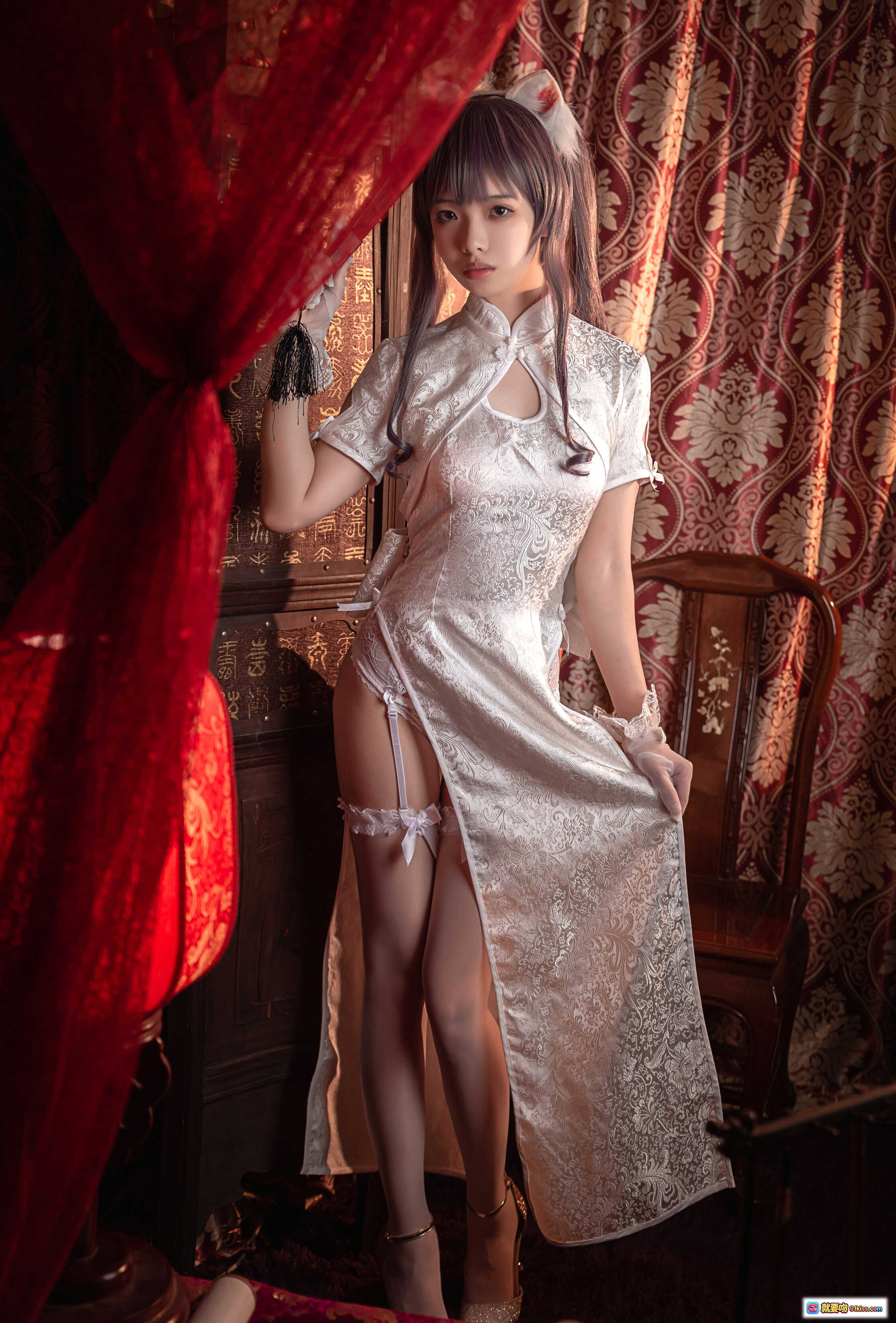 图片[8] - 雯妹不讲道理NO.009 白丝吊带袜旗袍猫耳少女写真 15P高清图集 古风室内氛围感美图 - 就要吻