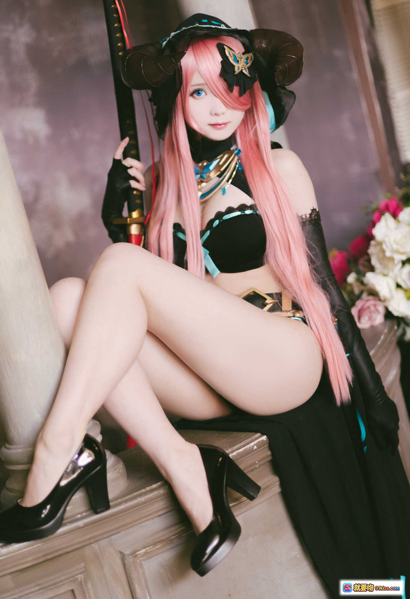 图片[1] - 霜月shimo NO.042 碧蓝幻想娜露梅亚 Cosplay 粉发恶魔角 黑丝高跟剑娘 94P高清写真 - 就要吻