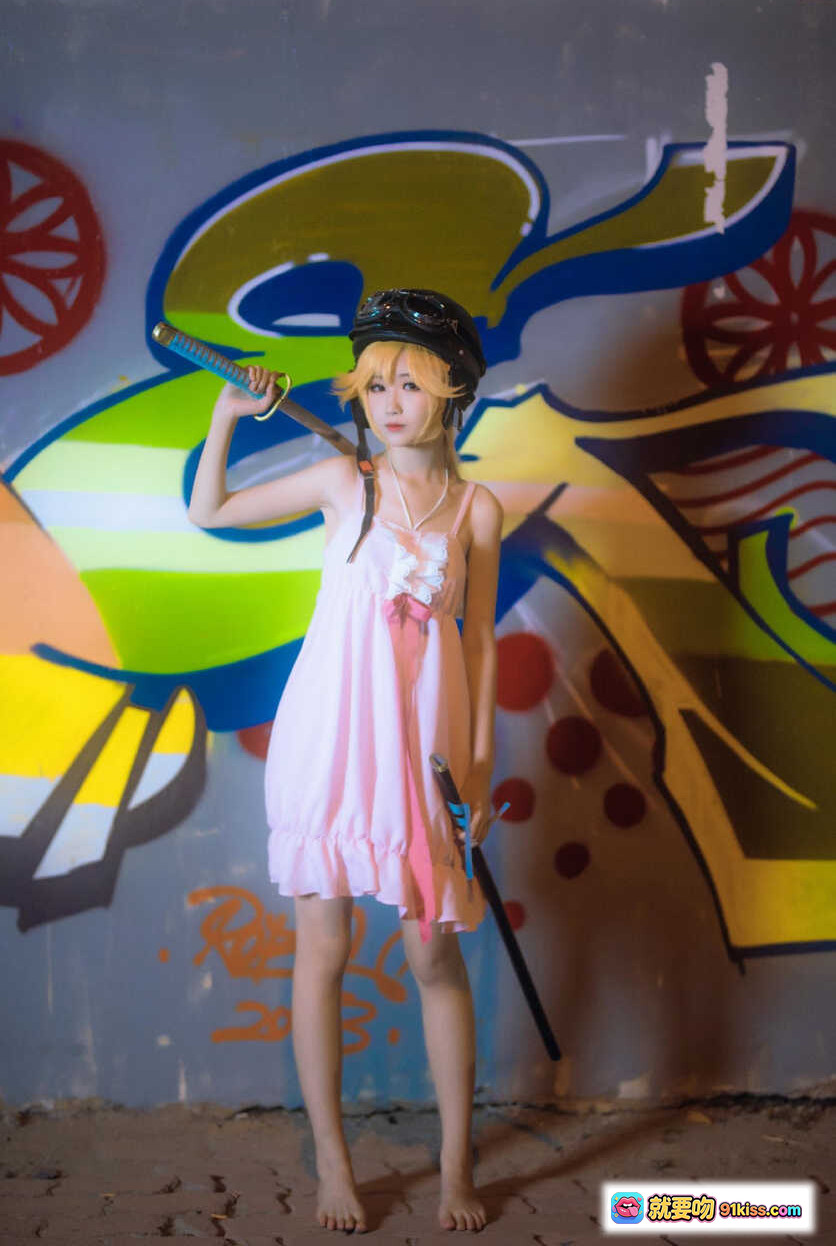 图片[4] - 妖君白研COS忍野忍夜景正片 | 日系物语系列化物语粉裙裸足动态姿势桥上拍摄 - 就要吻