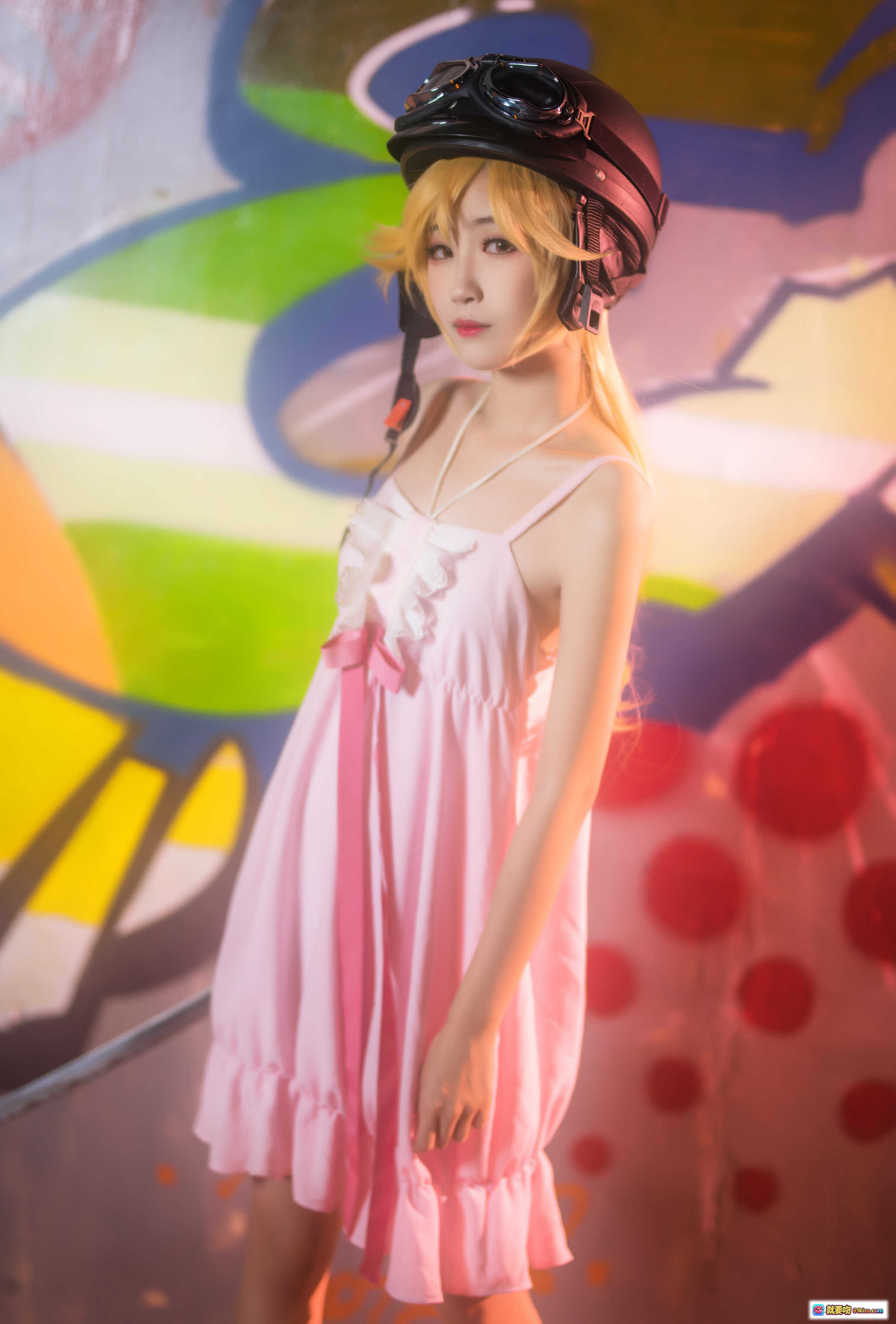 图片[10] - 妖君白研COS忍野忍夜景正片 | 日系物语系列化物语粉裙裸足动态姿势桥上拍摄 - 就要吻