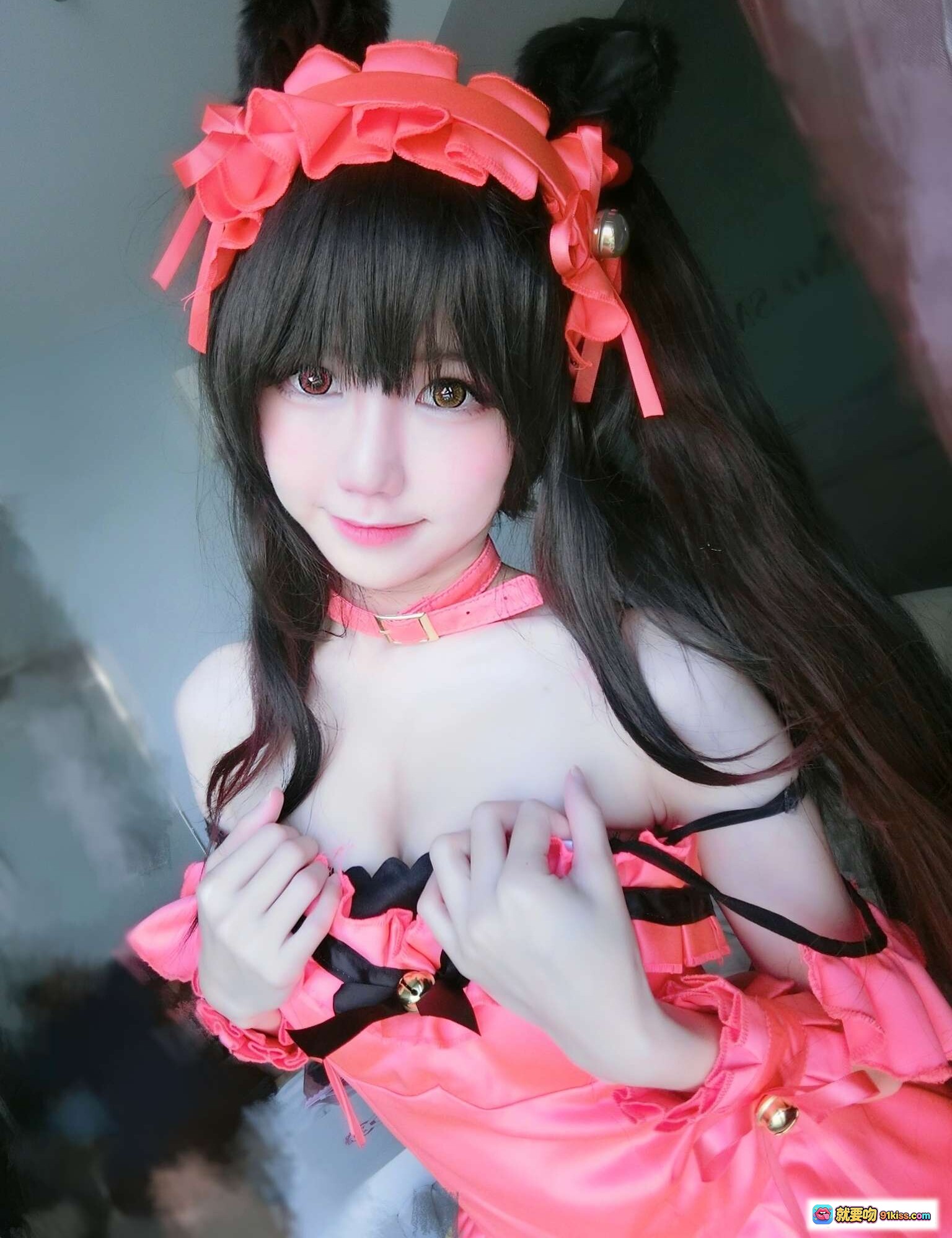 图片[3] - Sally Dorasnow NO.006 粉红女仆装 Cosplay 写真 | 双马尾蝴蝶结造型 | 情人节限定 Kurumi 风格 | 甜美可爱室内拍摄 - 就要吻
