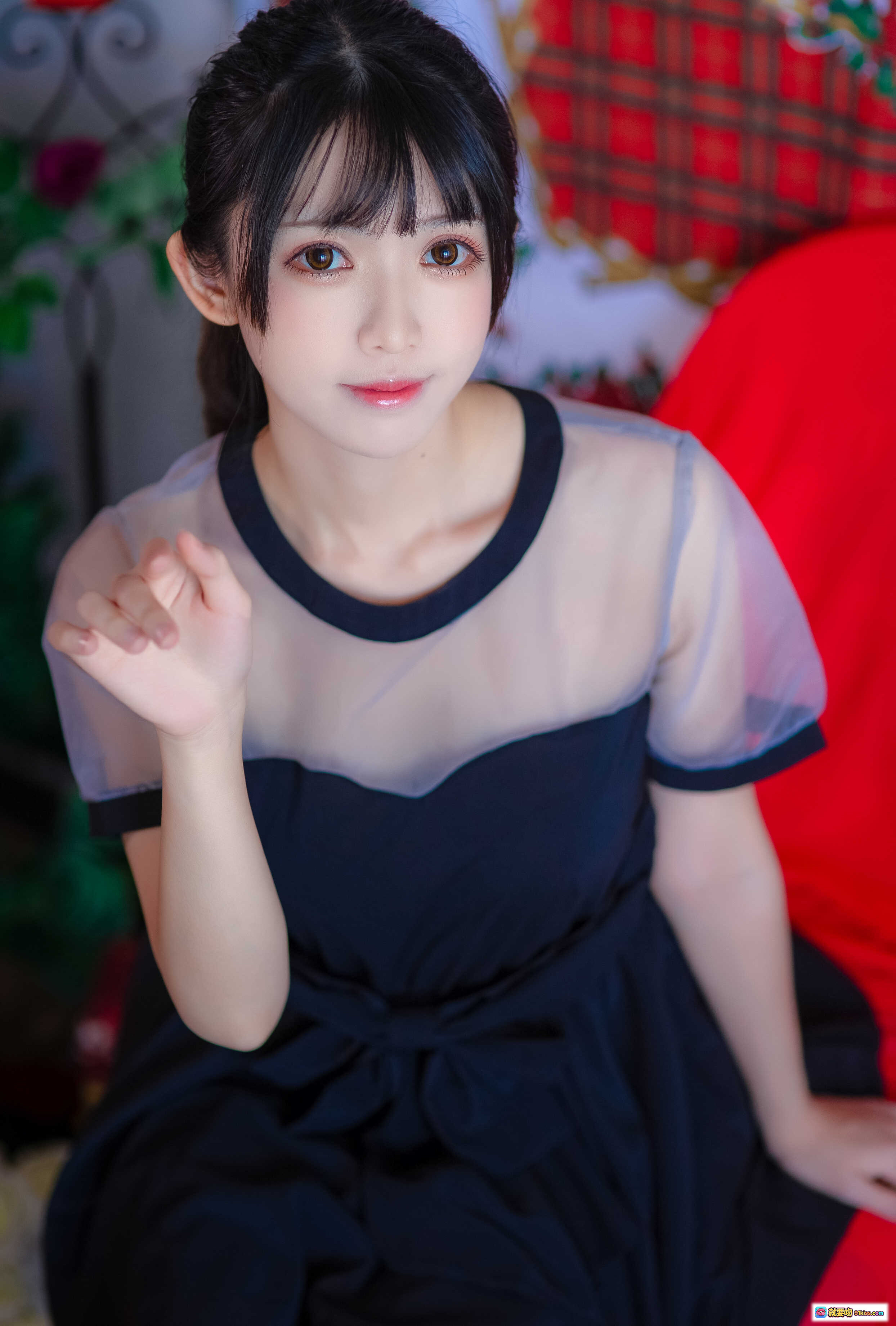 图片[5] - 鳗鱼霏儿NO.031加藤惠礼服写真｜黑裙粉鞋美腿特写｜室内花毯场景｜13P高清图集 - 就要吻