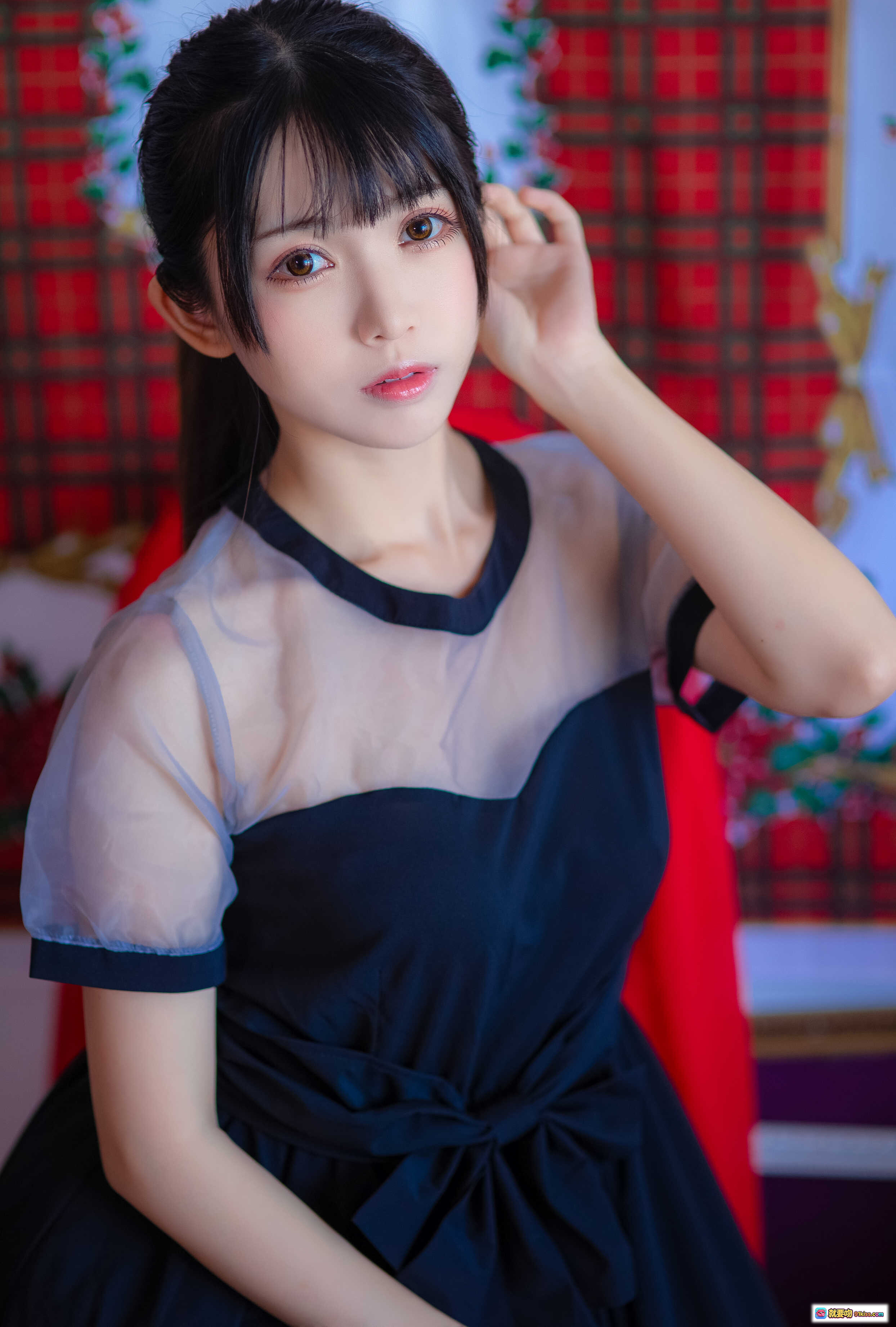 图片[6] - 鳗鱼霏儿NO.031加藤惠礼服写真｜黑裙粉鞋美腿特写｜室内花毯场景｜13P高清图集 - 就要吻