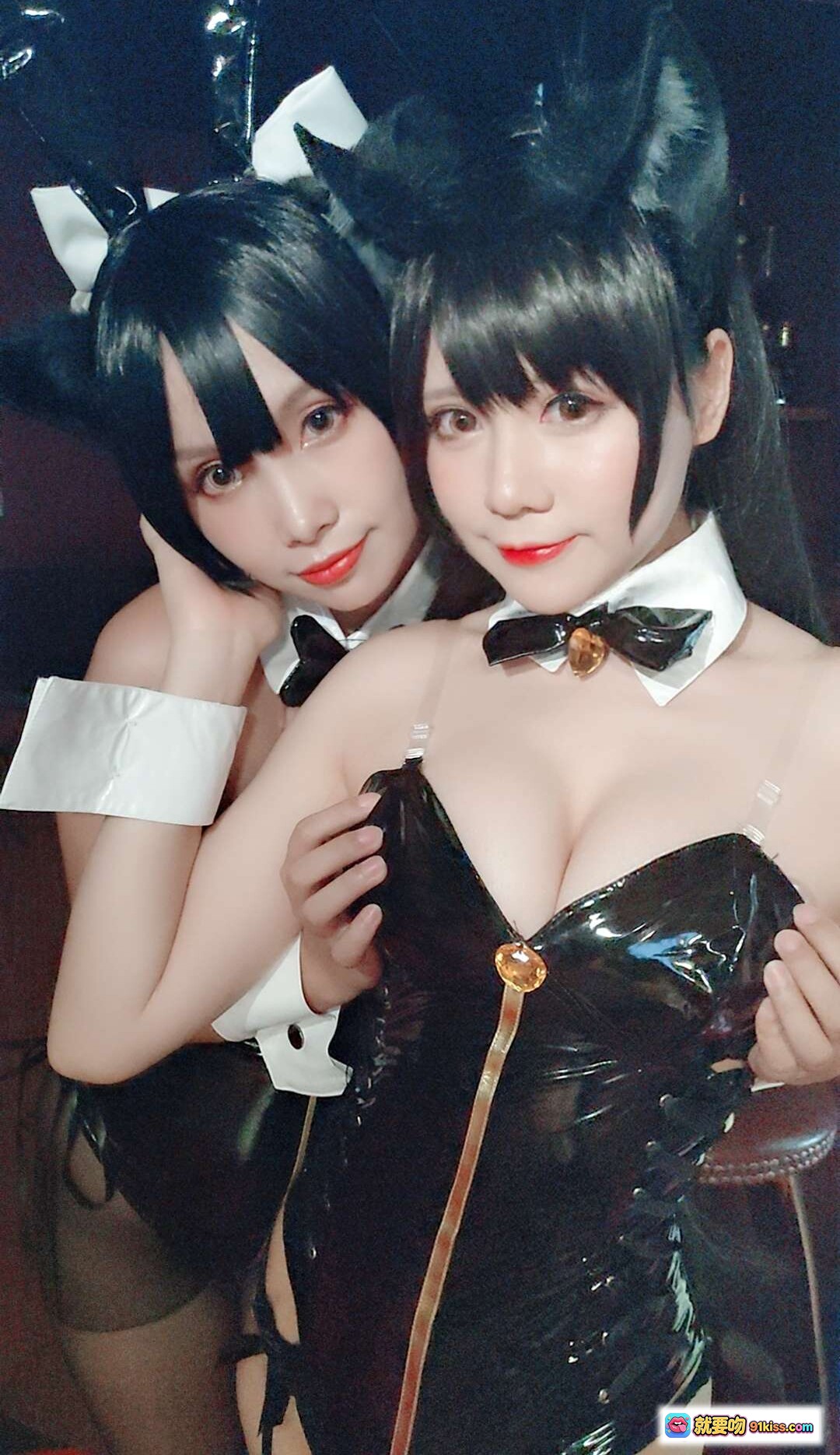 图片[1] - Nyako喵子NO.023高雄爱宕Cosplay写真 | 黑色猫耳女仆装 | 亮面紧身裙 | 双人亲密合影 | 甜美可爱风格 - 就要吻