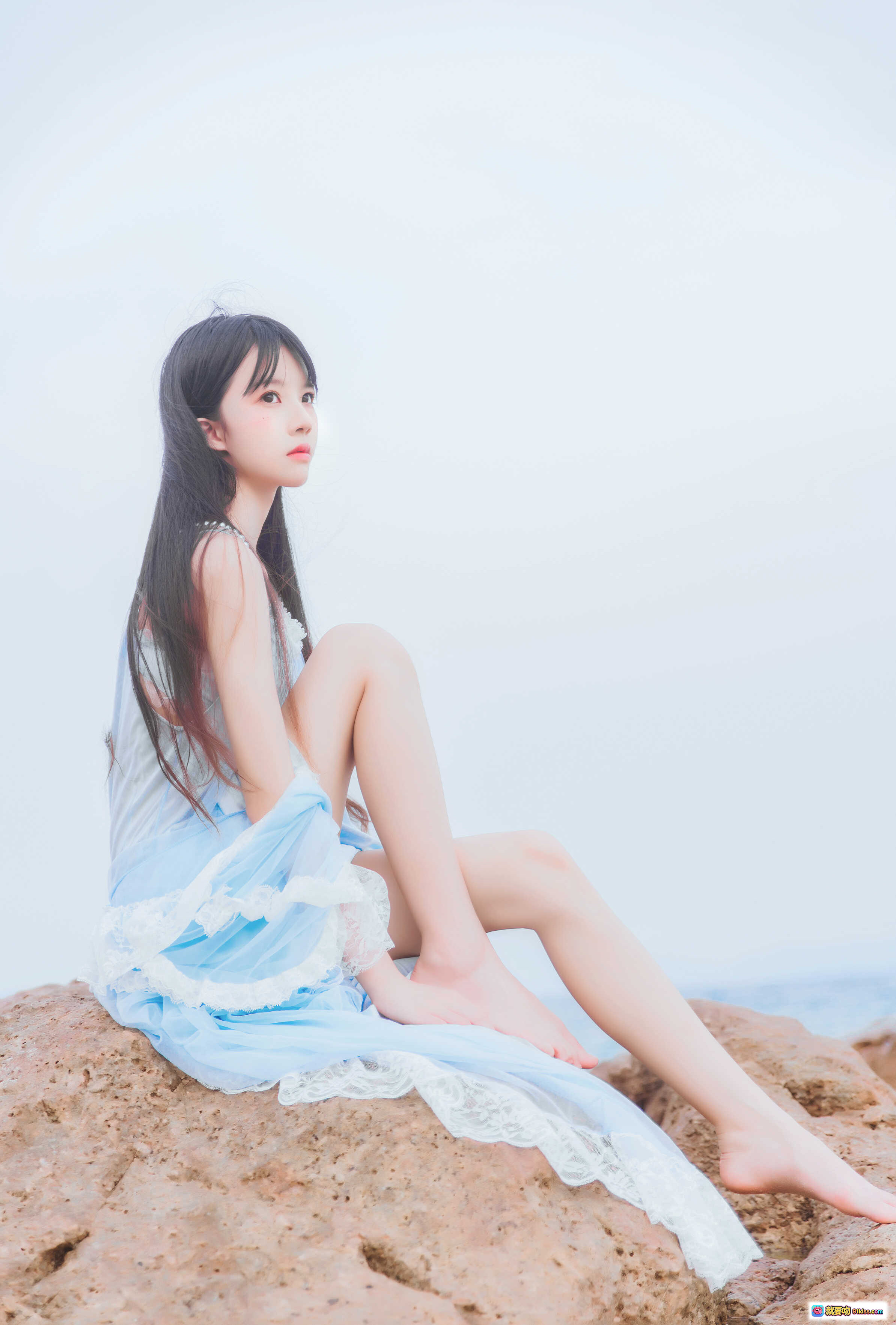 图片[5] - 桜桃喵043冬眠写真｜海边长裙少女｜清新梦幻蓝裙｜温柔气质人像摄影 - 就要吻
