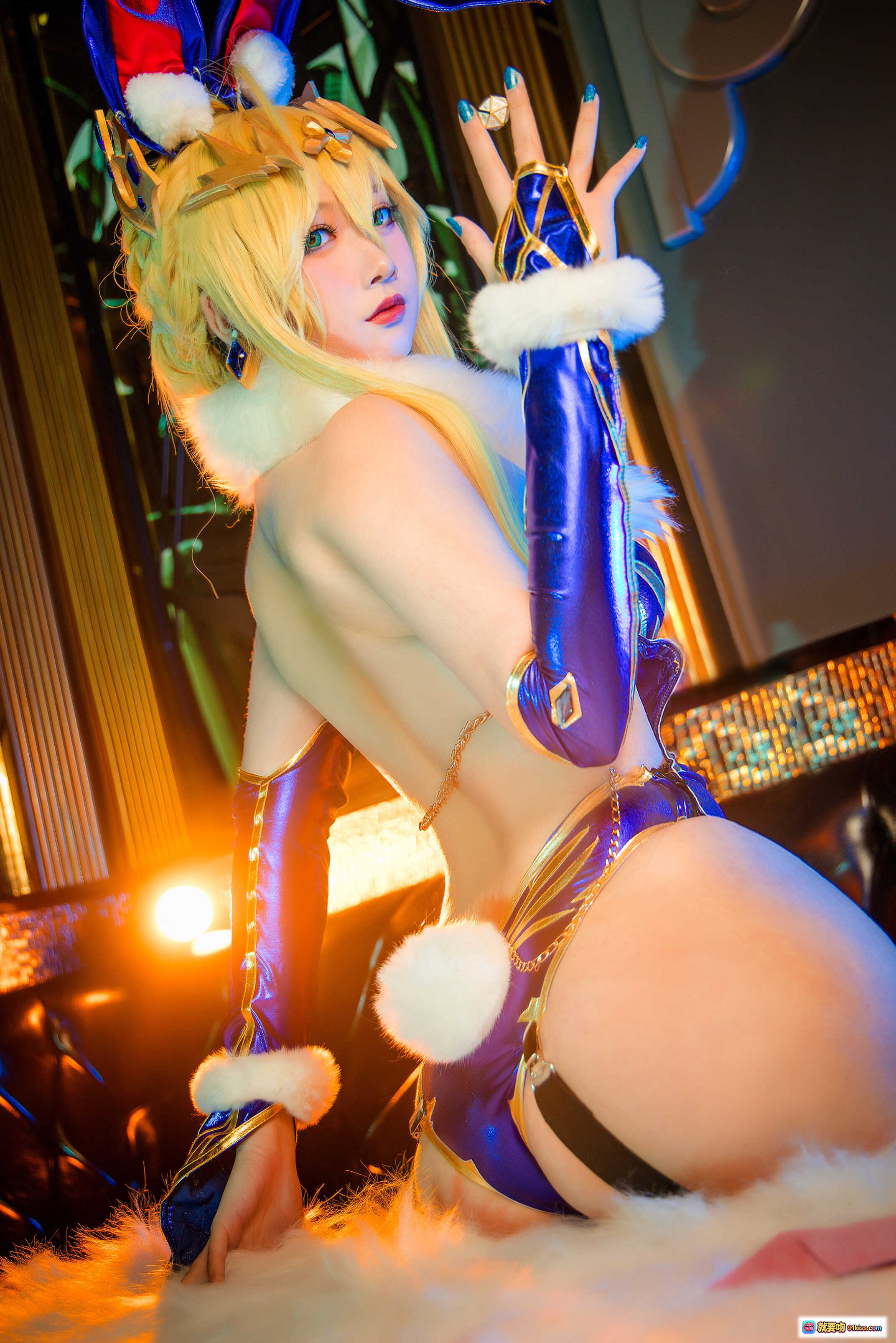 图片[6] - 念念_D NO.002 白枪呆兔女郎Cosplay写真 金发碧眼 紫蓝战衣 毛绒装饰 性感姿势 室内光影拍摄 高清20P - 就要吻