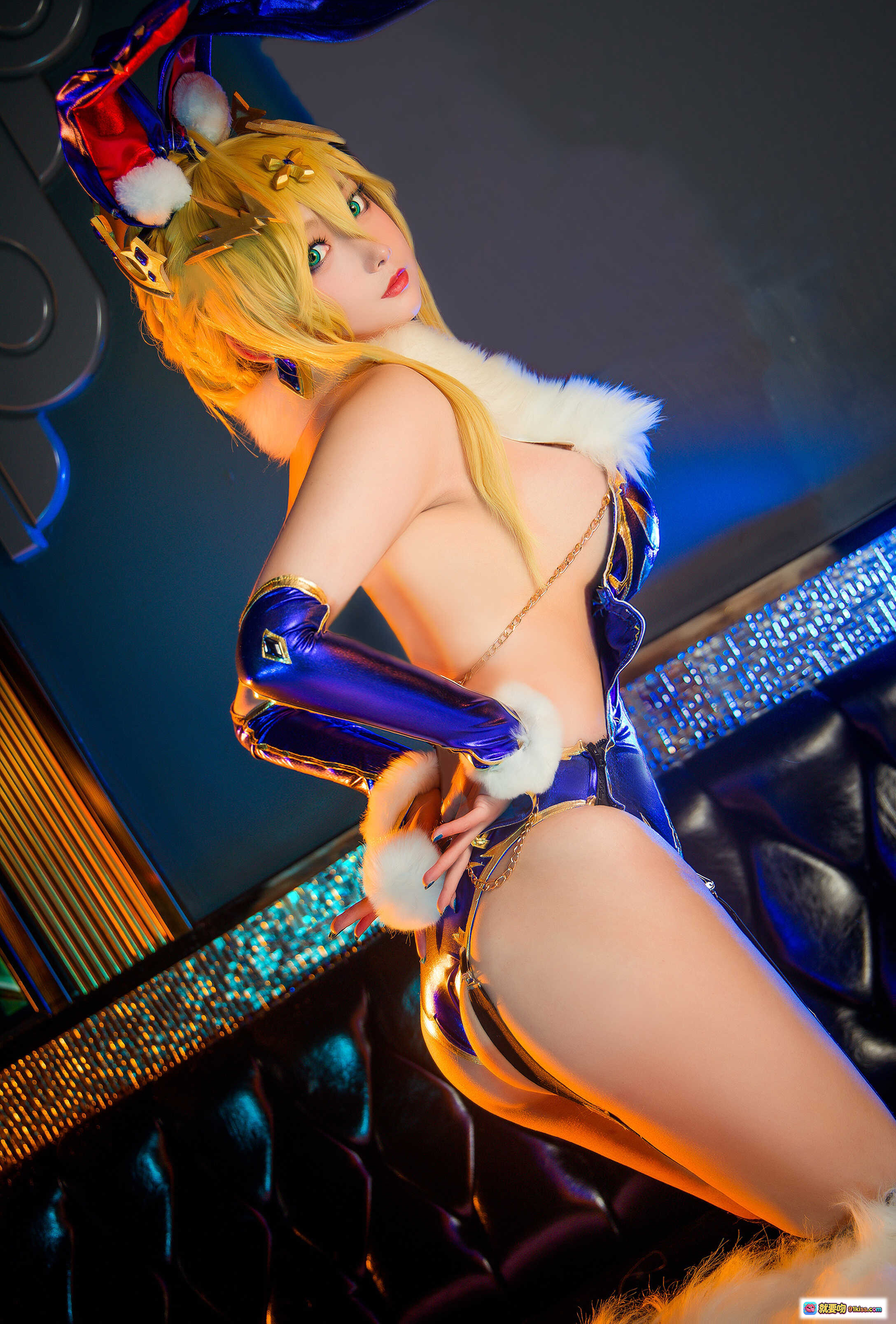 图片[3] - 念念_D NO.002 白枪呆兔女郎Cosplay写真 金发碧眼 紫蓝战衣 毛绒装饰 性感姿势 室内光影拍摄 高清20P - 就要吻