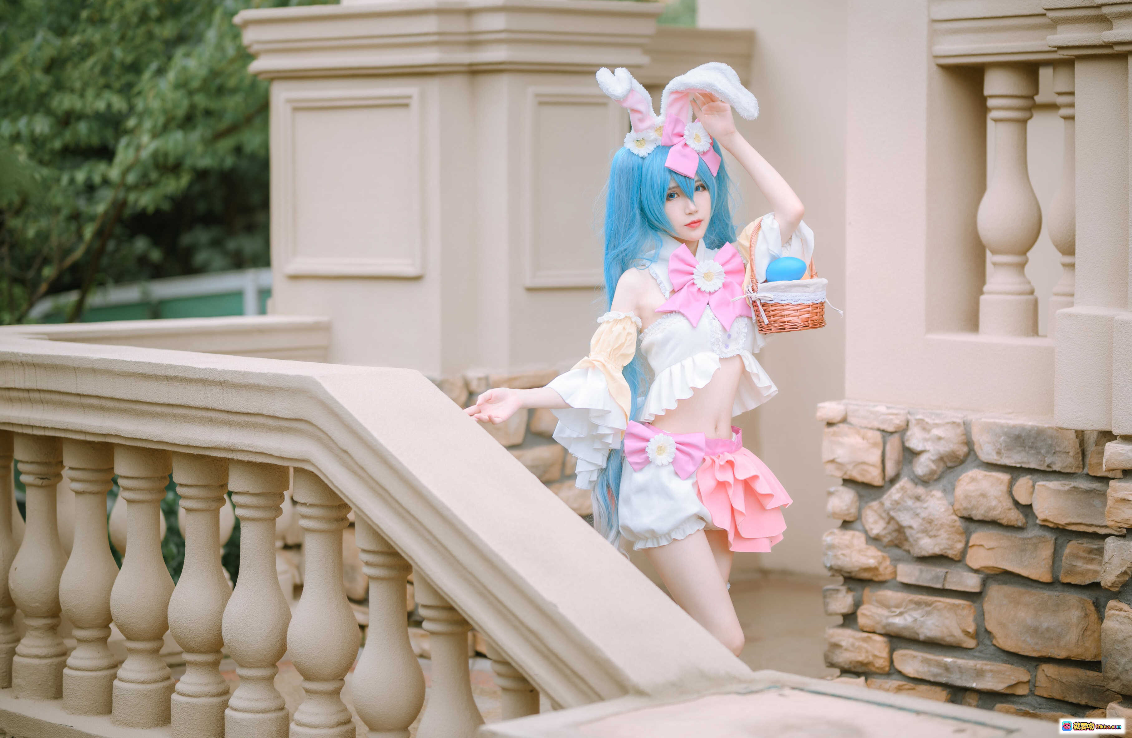 图片[3] - 妖君白研COS初音未来小兔子限定款｜MIKU兔耳粉裙高筒袜户外棚拍正片 - 就要吻