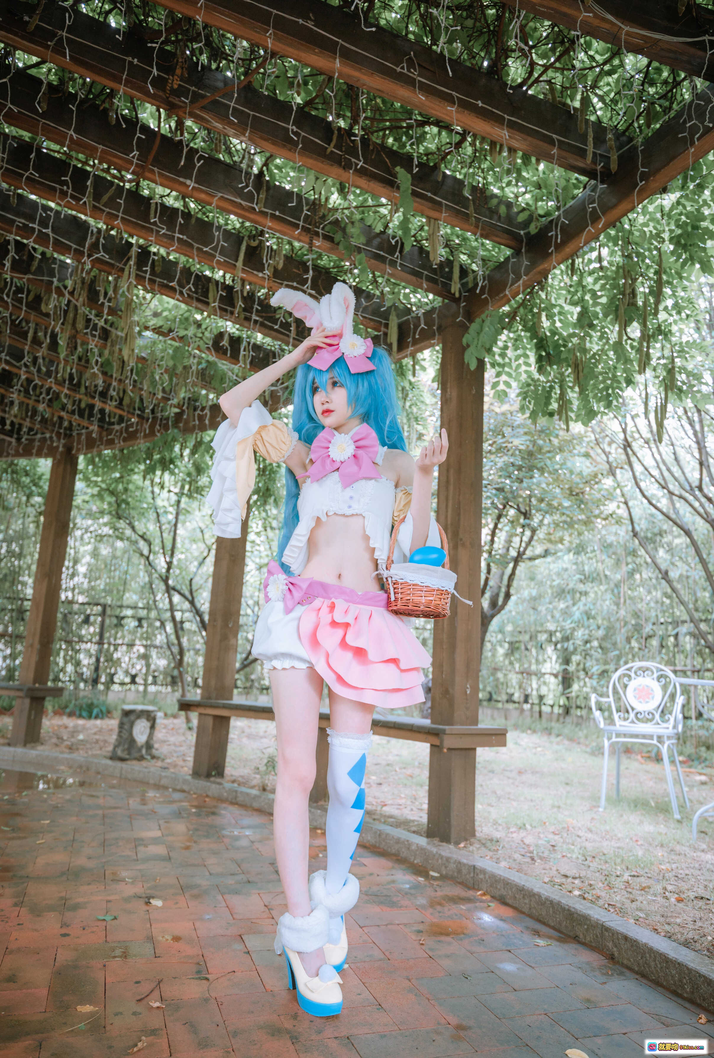 妖君白研COS初音未来小兔子限定款｜MIKU兔耳粉裙高筒袜户外棚拍正片 - 就要吻