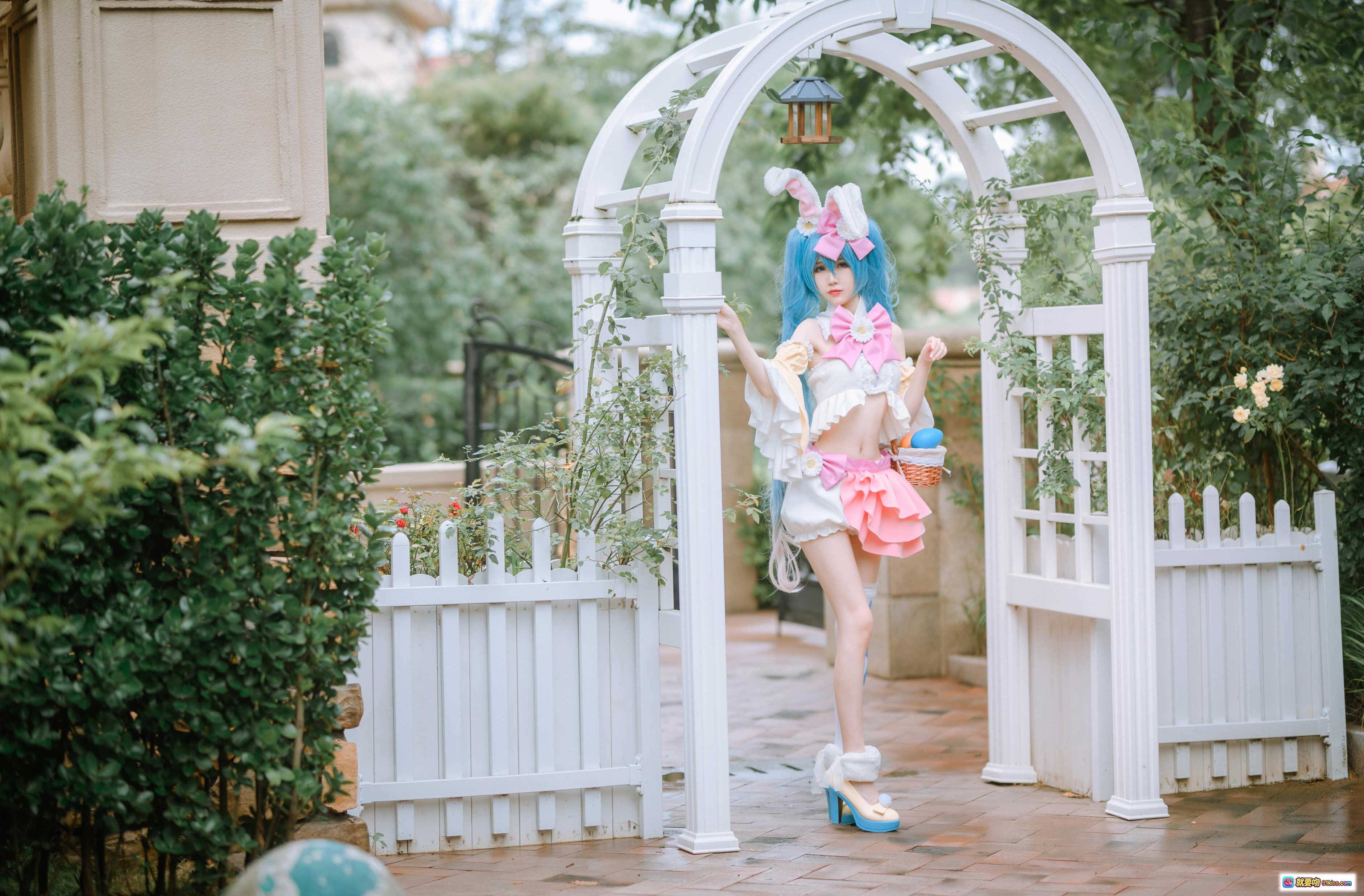 图片[6] - 妖君白研COS初音未来小兔子限定款｜MIKU兔耳粉裙高筒袜户外棚拍正片 - 就要吻