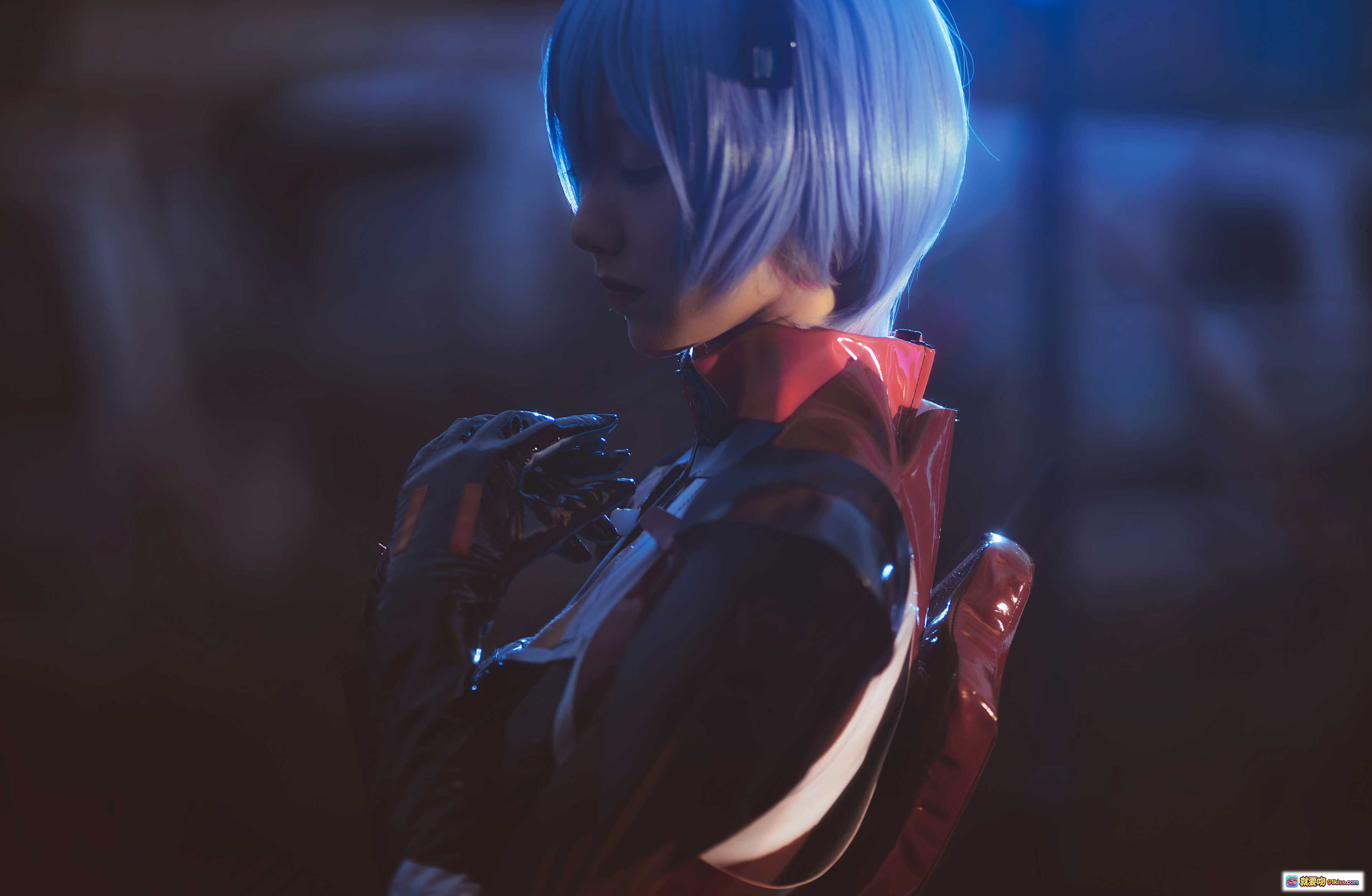 图片[8] - 木绵绵OwO绫波丽cosplay写真 | 蓝发少女废墟车内造型 | 28P高清图集507MB - 就要吻