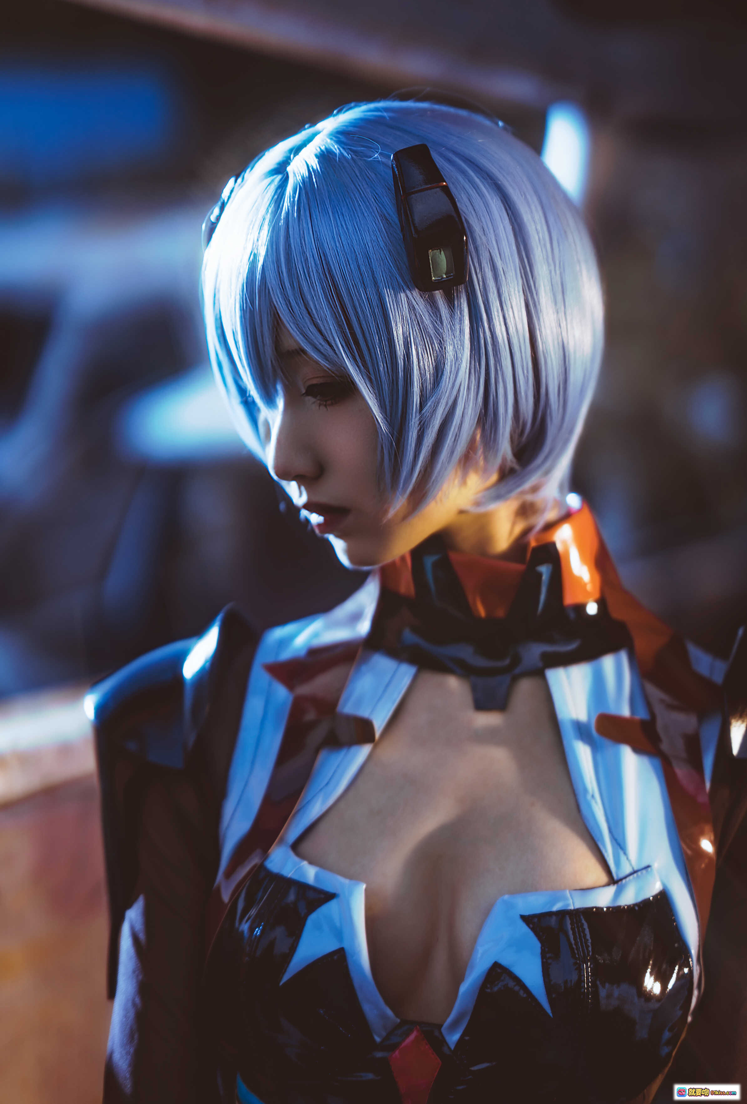 图片[4] - 木绵绵OwO绫波丽cosplay写真 | 蓝发少女废墟车内造型 | 28P高清图集507MB - 就要吻