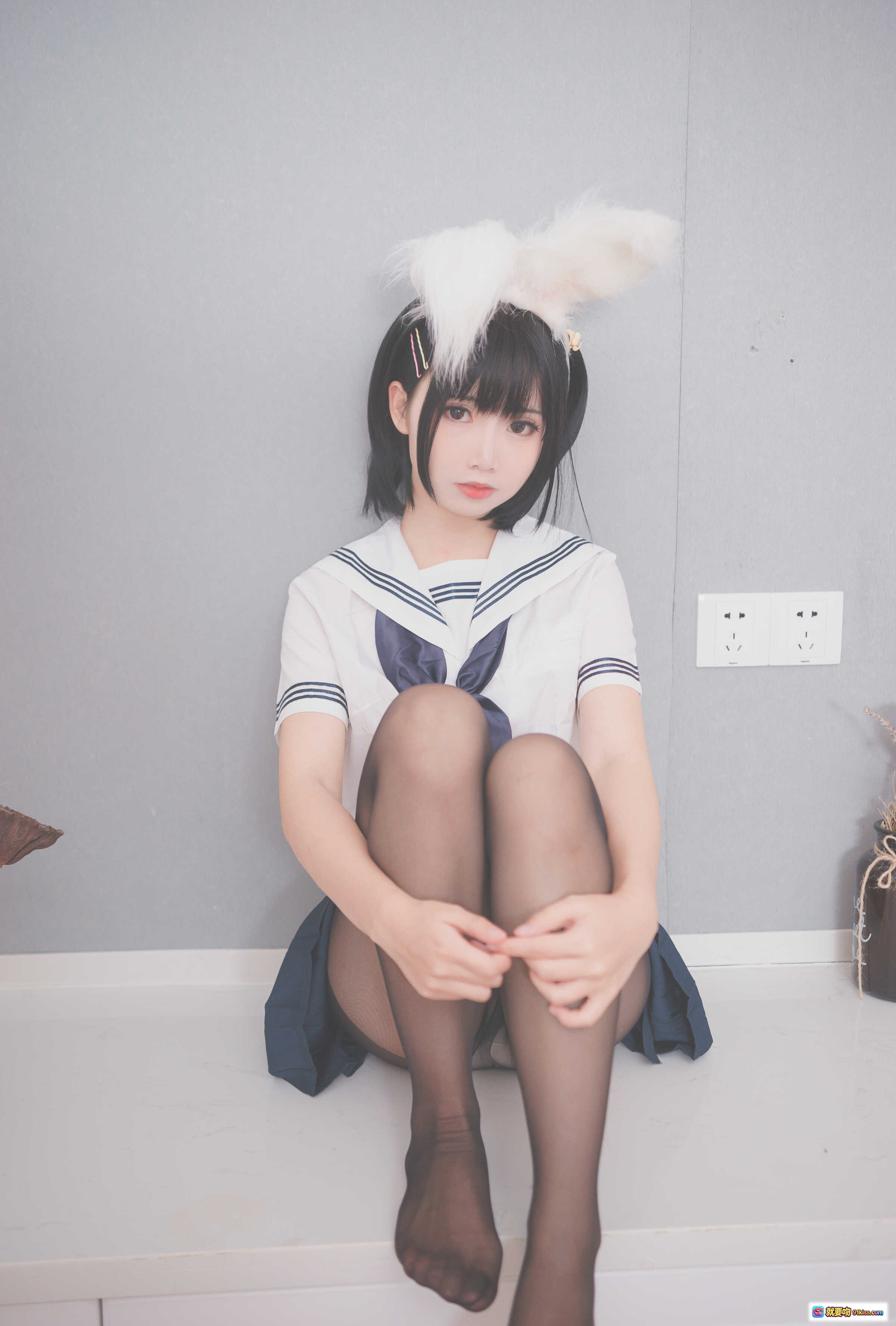 图片[7] - 面饼仙儿NO.053兔耳JK制服写真 甜美少女床照 黑丝美腿 白色水手服 17P高清图集 - 就要吻