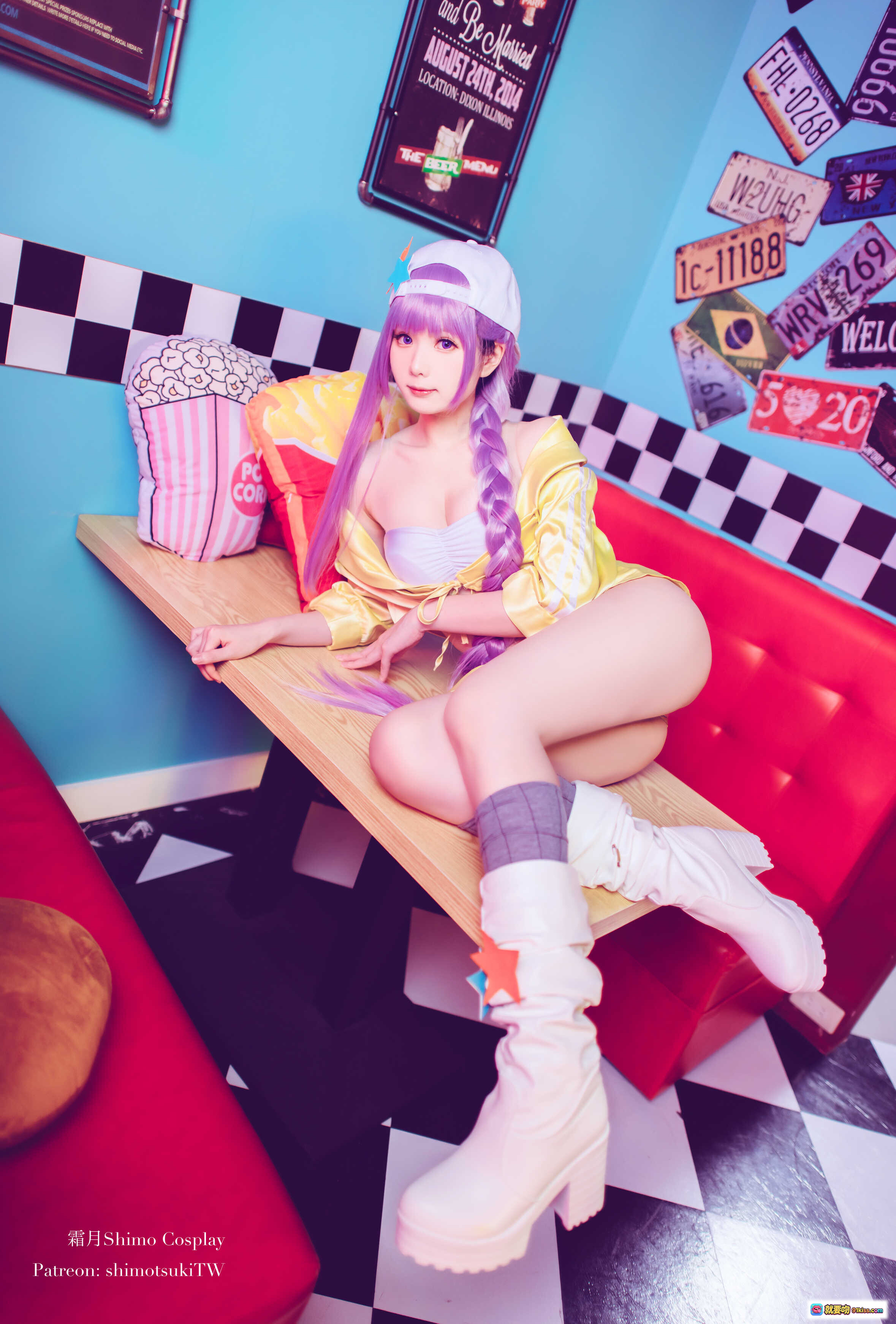 图片[2] - 霜月Shimo Cosplay BB泳装写真｜紫色双马尾+黄色露肩装+霓虹灯背景+甜酷少女风 - 就要吻