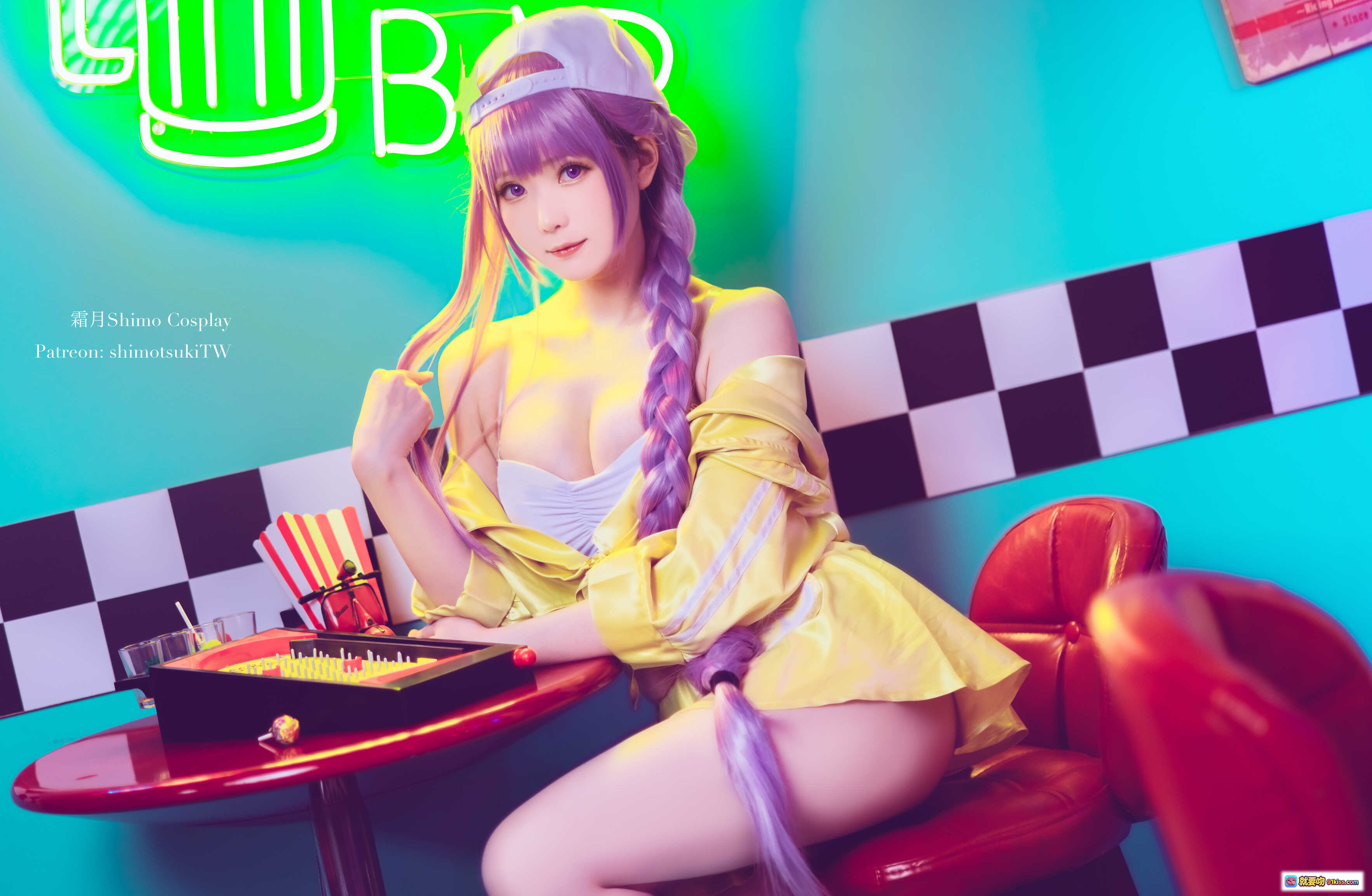 图片[10] - 霜月Shimo Cosplay BB泳装写真｜紫色双马尾+黄色露肩装+霓虹灯背景+甜酷少女风 - 就要吻