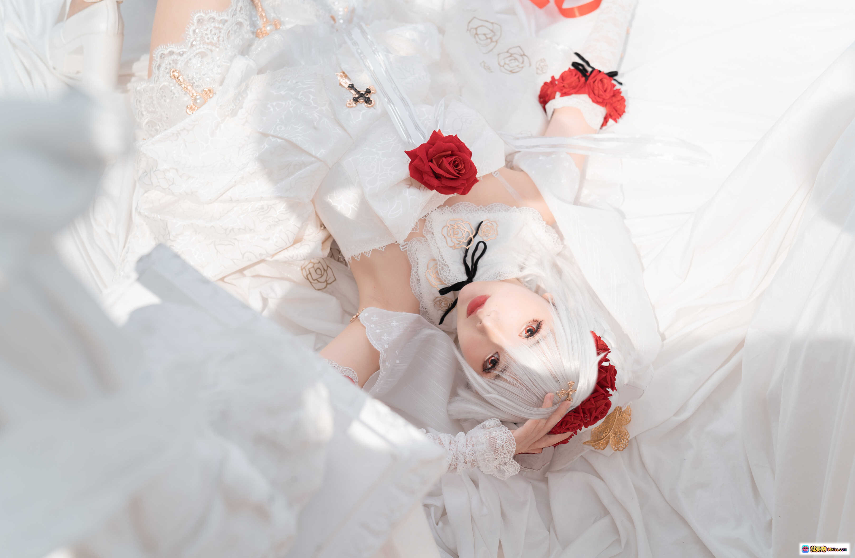 图片[4] - 面饼仙儿NO.091德丽莎婚纱写真·白裙红玫瑰洛丽塔风·精致蕾丝头饰·纯欲少女躺拍·高清13P摄影集 - 就要吻