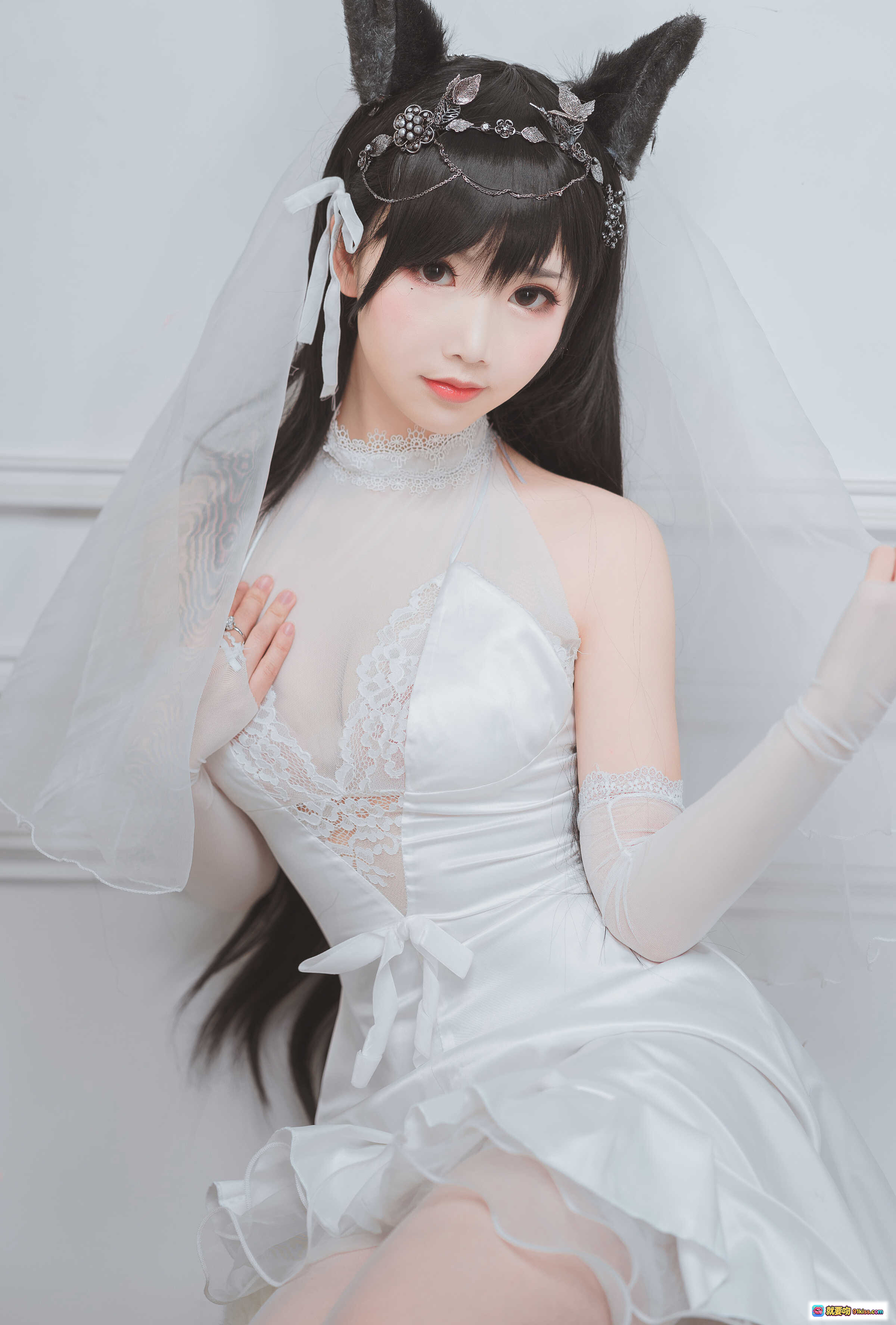 图片[5] - 面饼仙儿NO.023爱宕花嫁写真｜白纱猫耳新娘造型｜优雅坐姿美腿特写｜室内简约风摄影集 - 就要吻