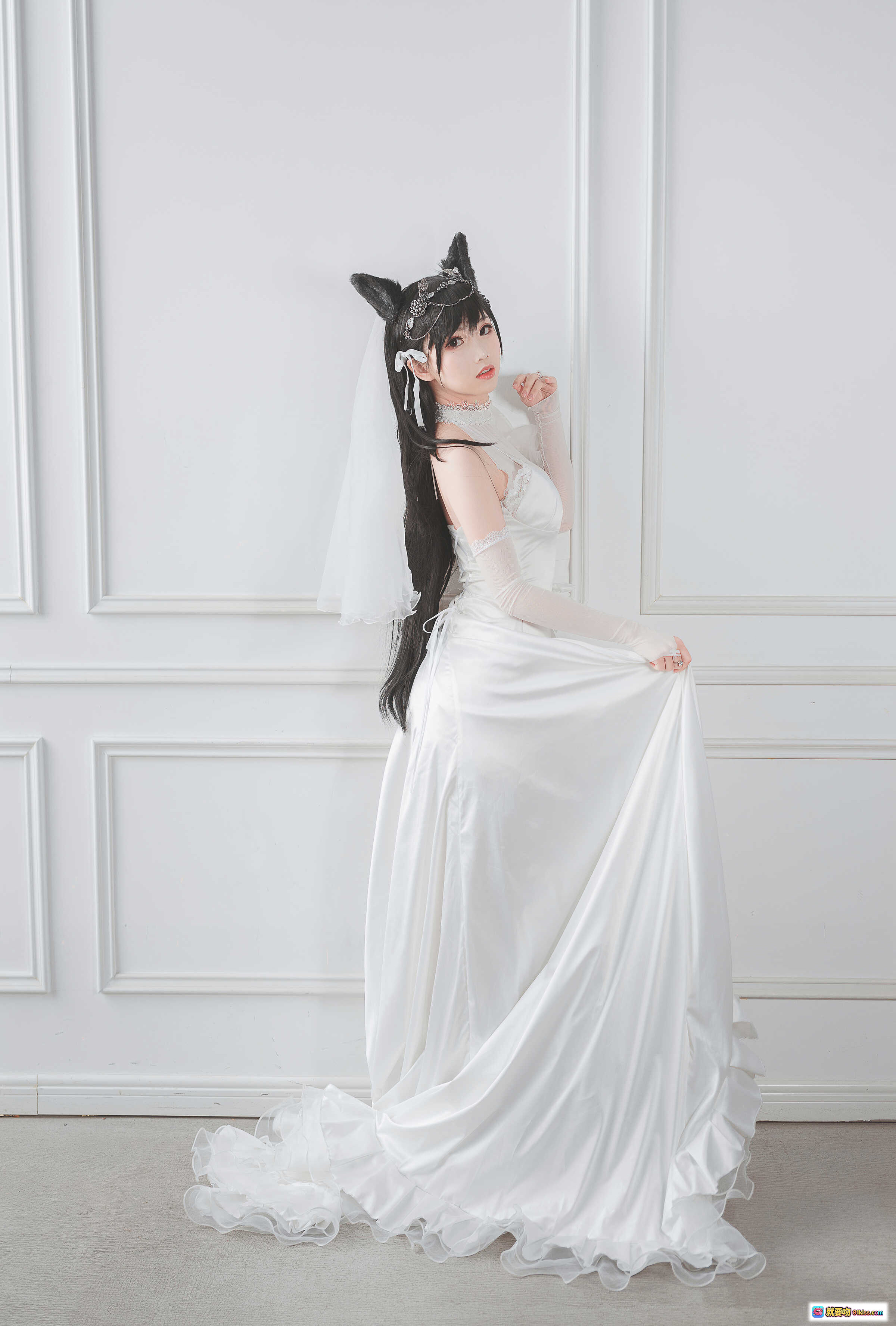 图片[3] - 面饼仙儿NO.023爱宕花嫁写真｜白纱猫耳新娘造型｜优雅坐姿美腿特写｜室内简约风摄影集 - 就要吻