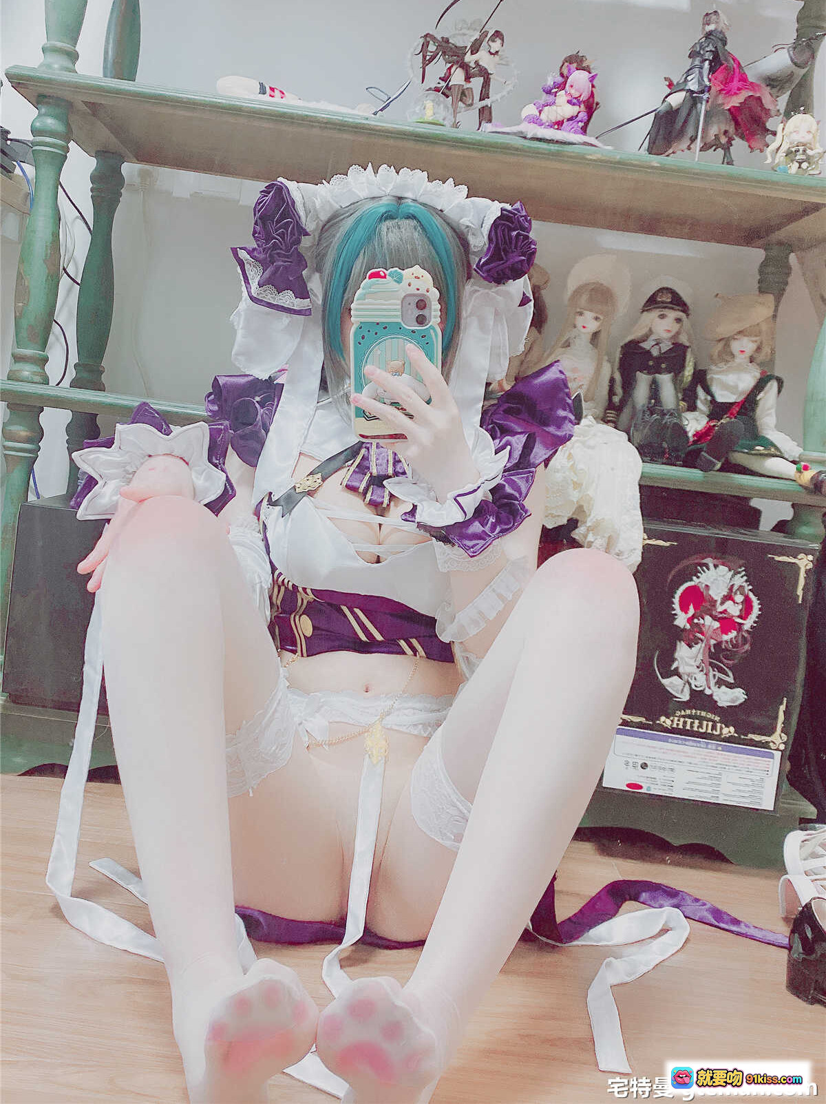 图片[5] - 起司块wii NO.018 柴郡自拍 Cosplay 紫白女仆装 蓝绿双马尾 抱毛绒玩偶 24P高清写真 - 就要吻