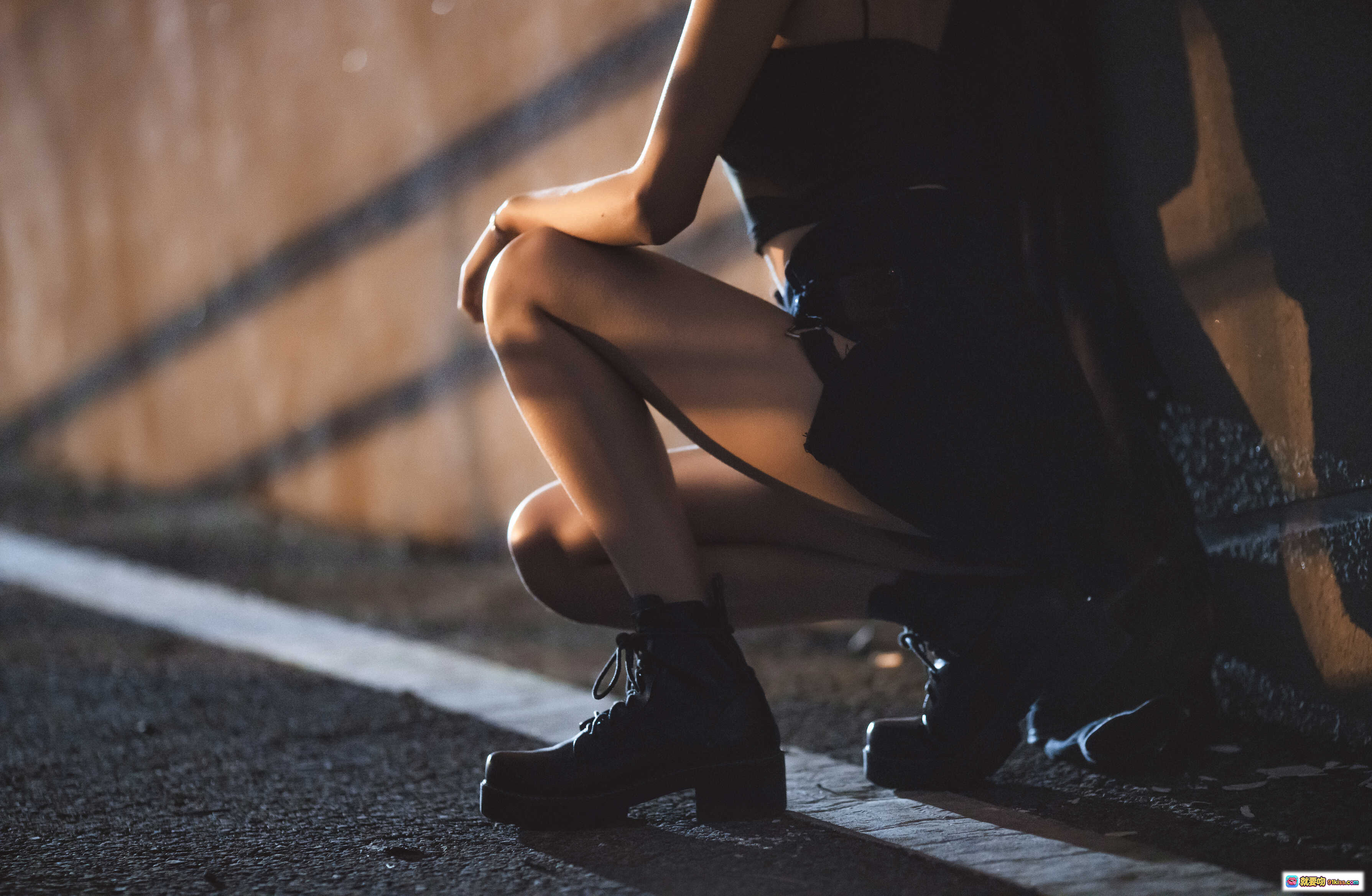 图片[3] - 木绵绵OwO NO.055 室外短裙写真 58P 1.97GB 黑色吊带 贝雷帽 侧颜光影 氛围感美拍 - 就要吻