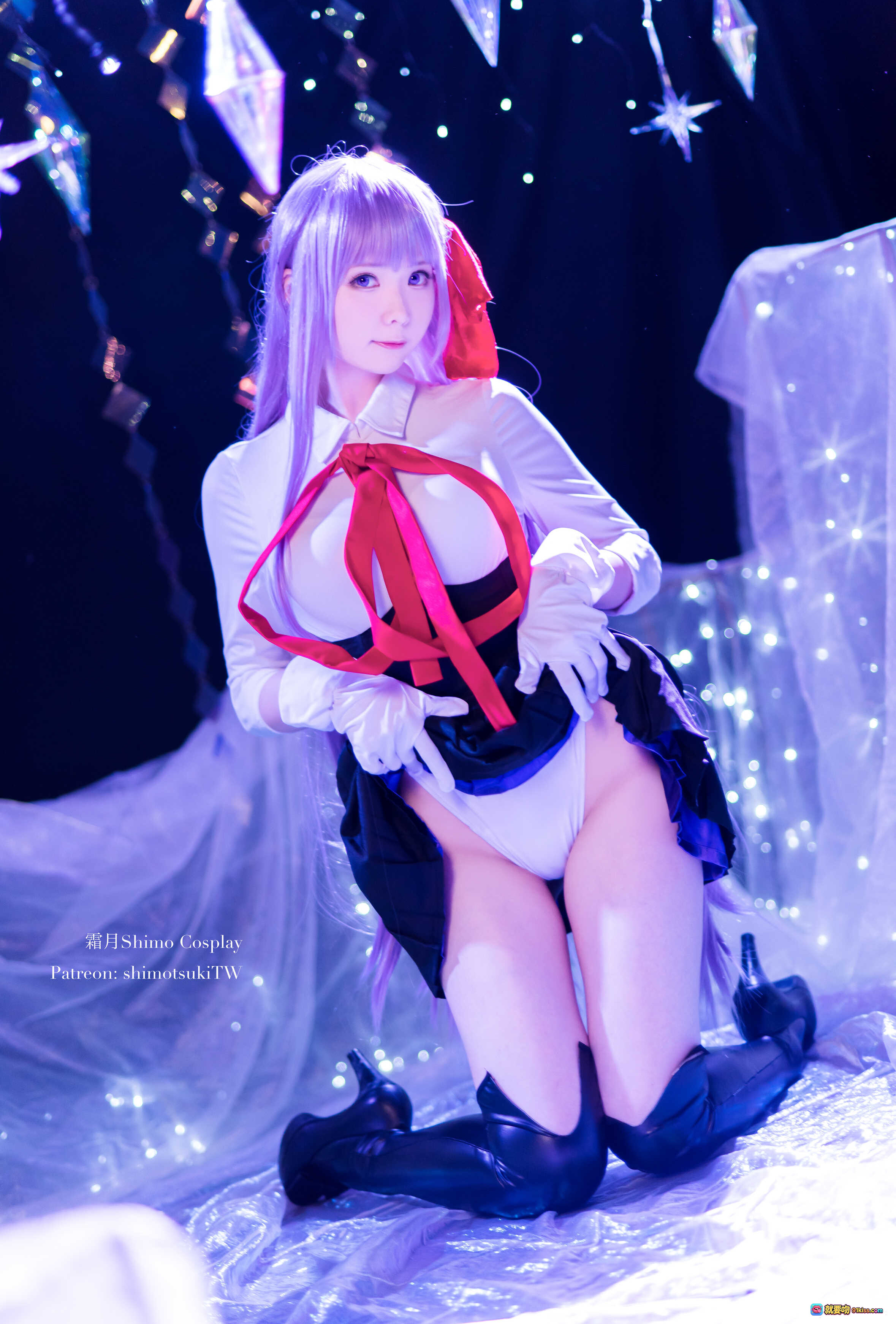 图片[3] - 霜月Shimo Cosplay写真集NO.033 BB | 紫发红领结少女 | 丝袜美腿持杖姿势 | 梦幻星空背景 | 14P高清图包 - 就要吻