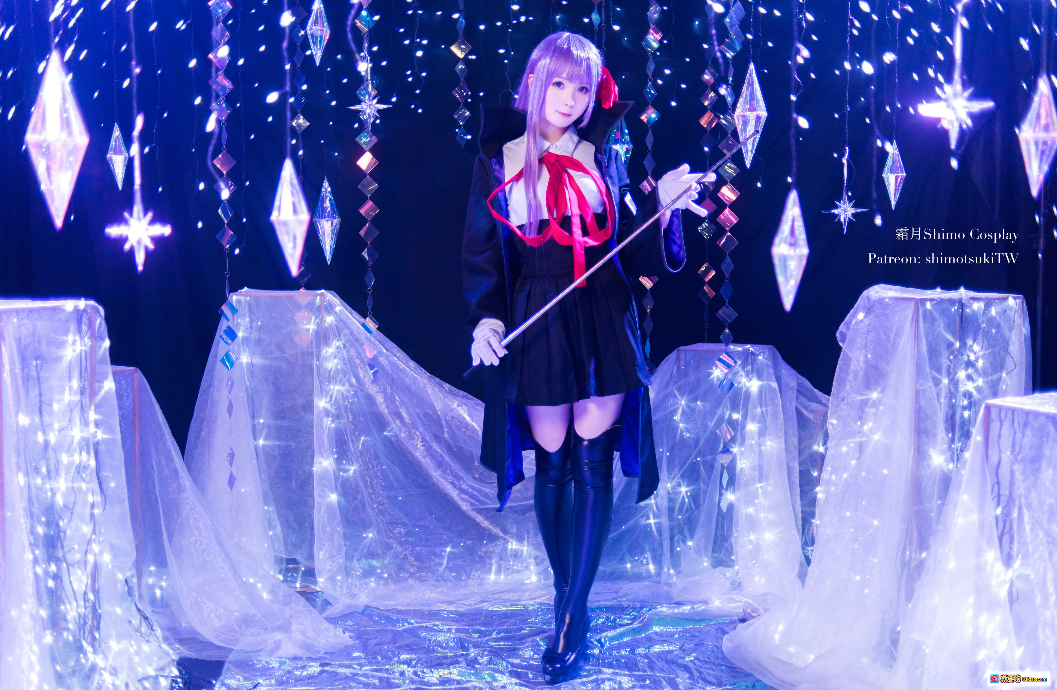 图片[8] - 霜月Shimo Cosplay写真集NO.033 BB | 紫发红领结少女 | 丝袜美腿持杖姿势 | 梦幻星空背景 | 14P高清图包 - 就要吻