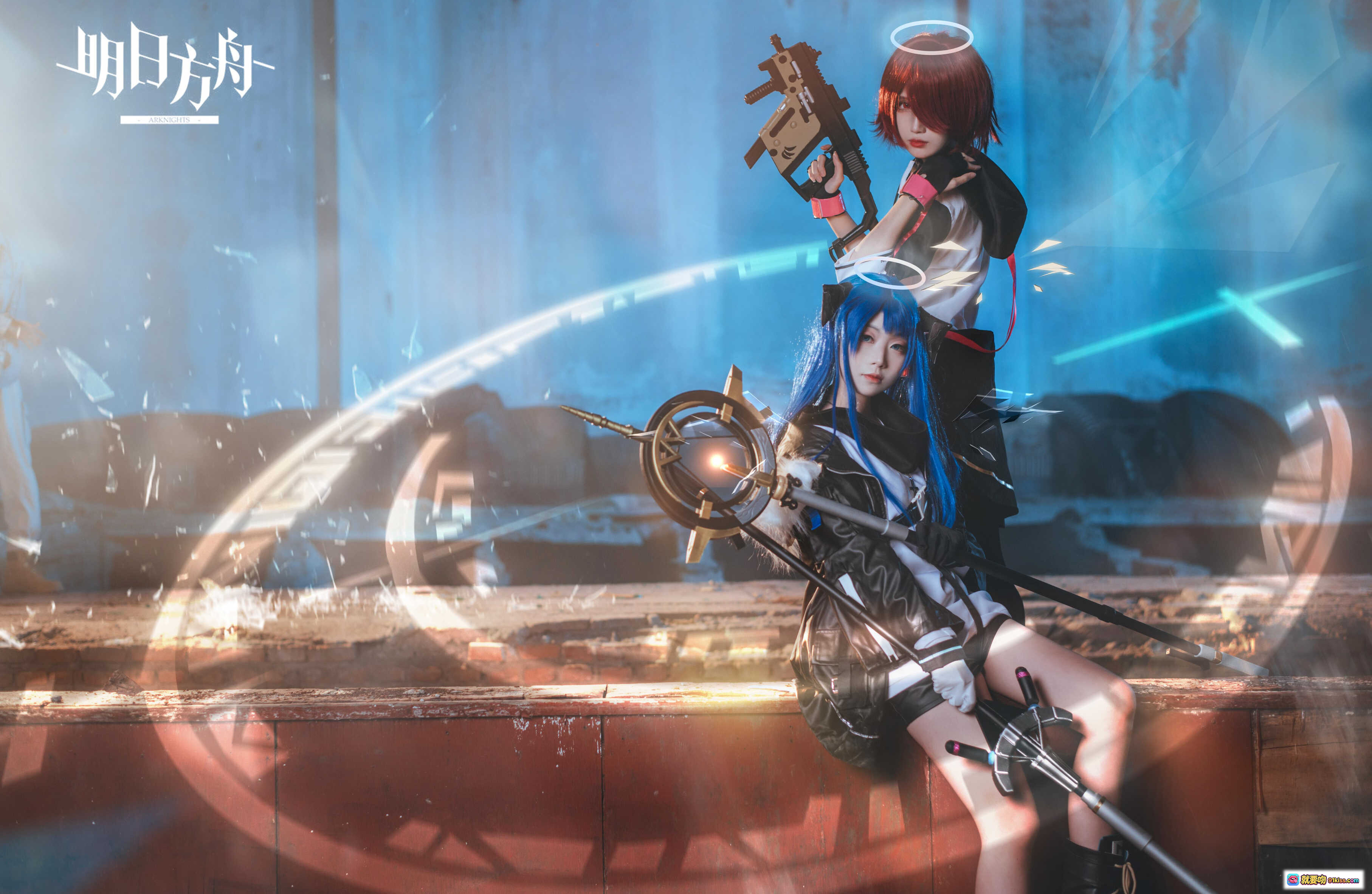 图片[4] - 妖君白研COS明日方舟能天使莫斯提马 红发天使光环持枪废墟场景高还原度Cosplay正片 - 就要吻