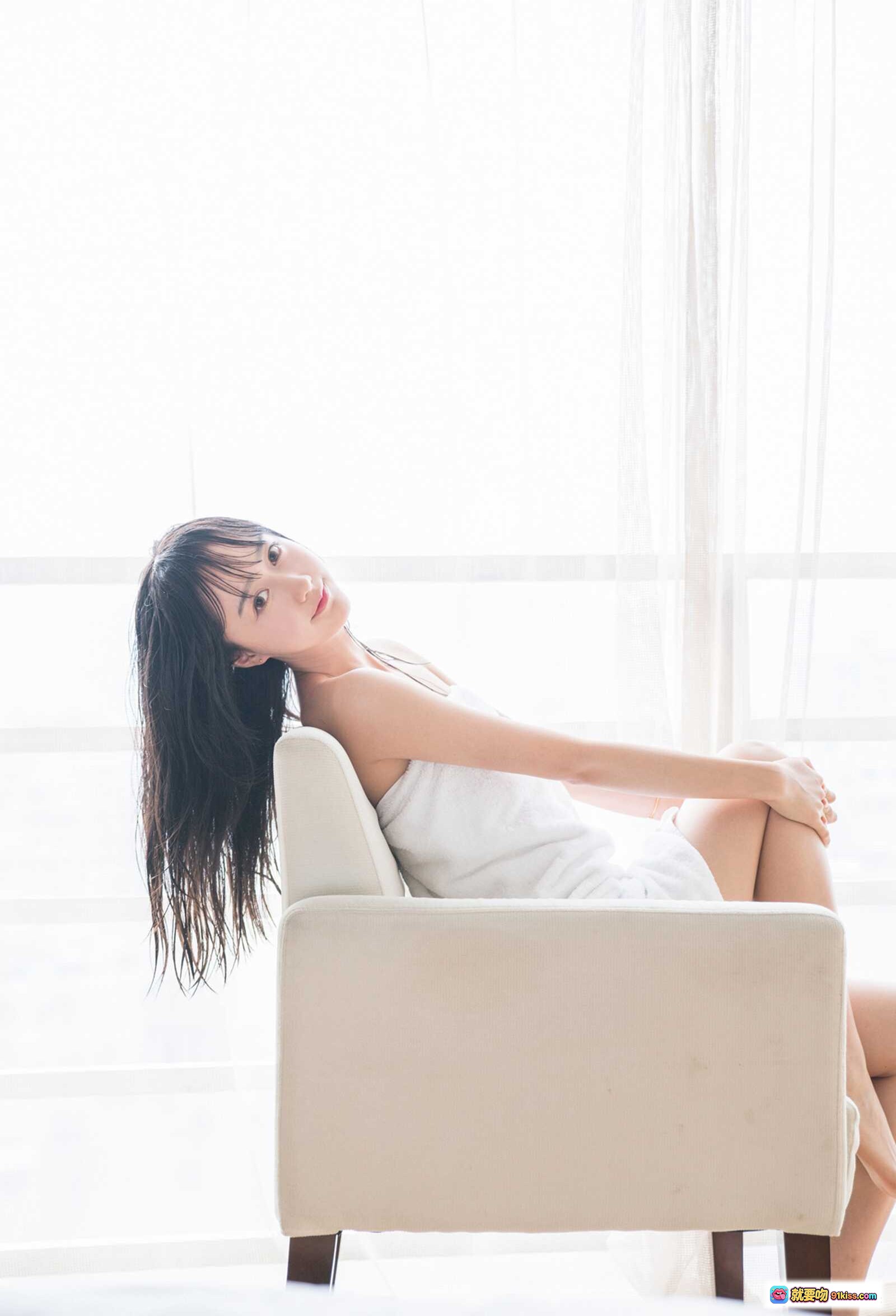 图片[2] - 木绵绵OwO NO.012 出浴写真 57P高清美图 白裙少女窗边慵懒坐姿 自然光柔美氛围 优雅性感私房摄影 - 就要吻