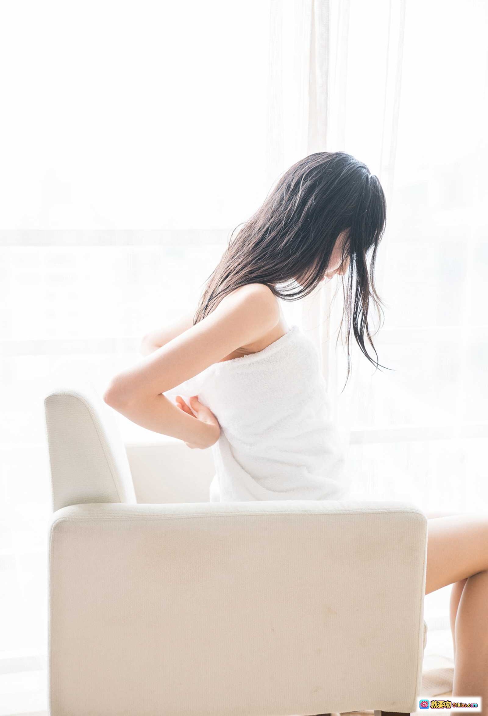 图片[10] - 木绵绵OwO NO.012 出浴写真 57P高清美图 白裙少女窗边慵懒坐姿 自然光柔美氛围 优雅性感私房摄影 - 就要吻