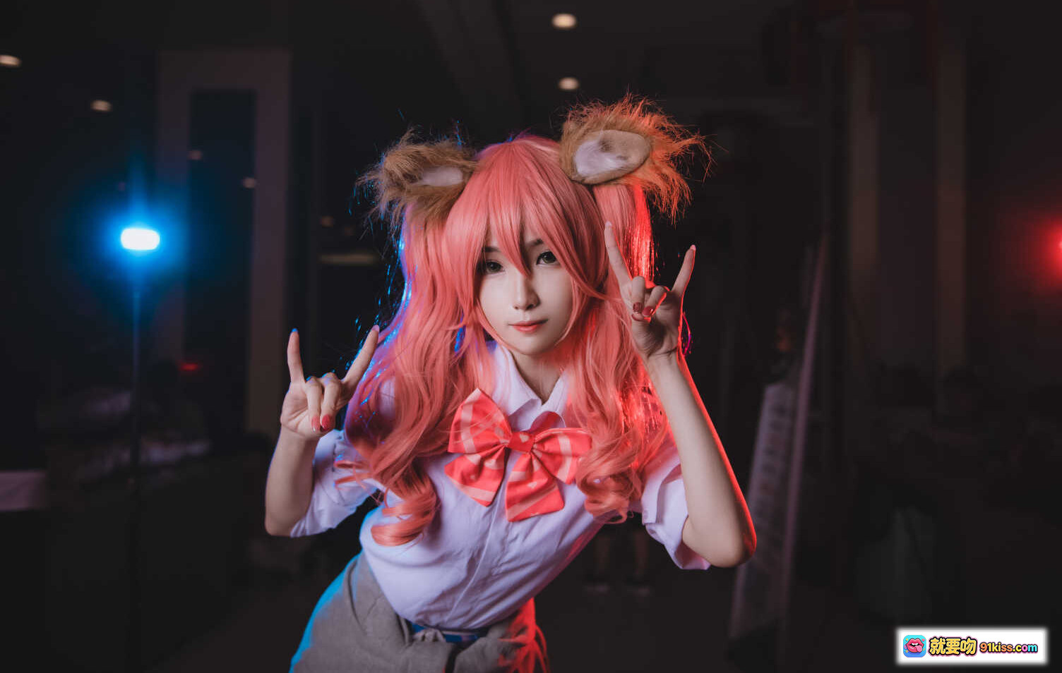 图片[6] - 妖君白研 FGO玉藻前COS 粉发狐耳蓝裙黑袜 二次元动漫角色扮演 精致还原美图 - 就要吻