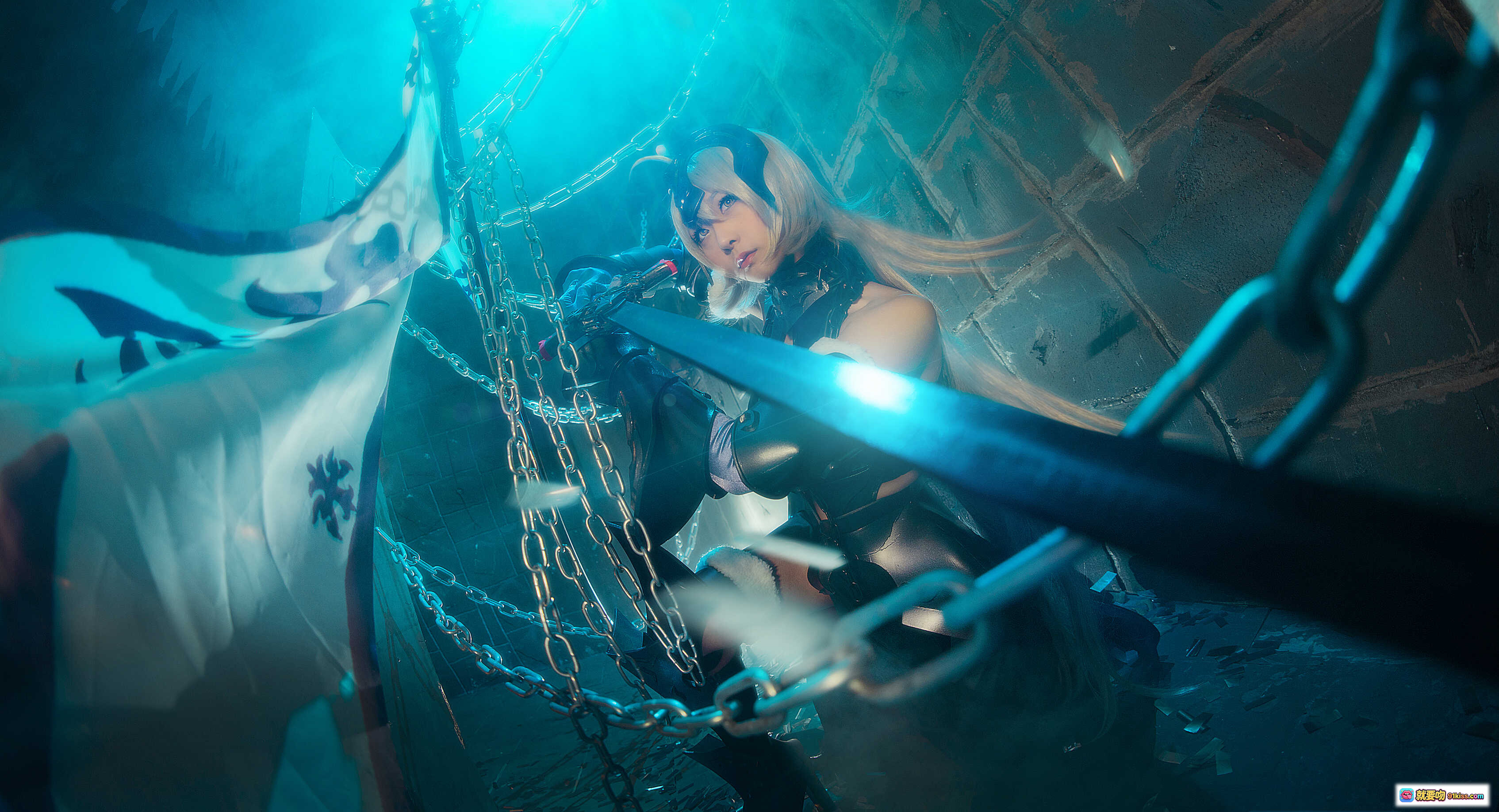 三刀刀miido NO.003 黑贞德 Cosplay 精美写真 77P 992MB 暗黑系 女神造型 链条场景 蓝光氛围 沉浸式视觉盛宴 - 就要吻