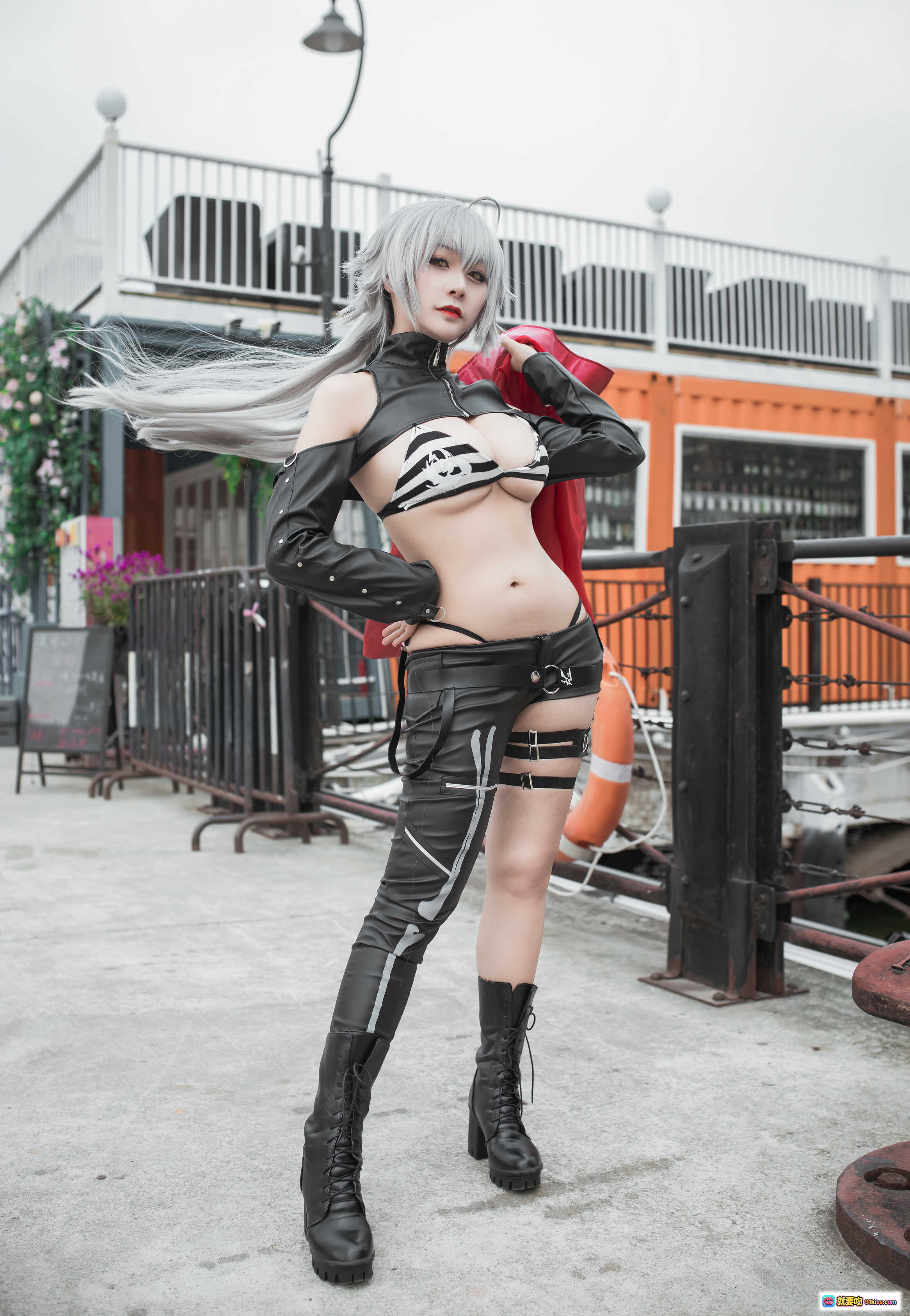 图片[2] - 三刀刀miido NO.003 黑贞德 Cosplay 精美写真 77P 992MB 暗黑系 女神造型 链条场景 蓝光氛围 沉浸式视觉盛宴 - 就要吻