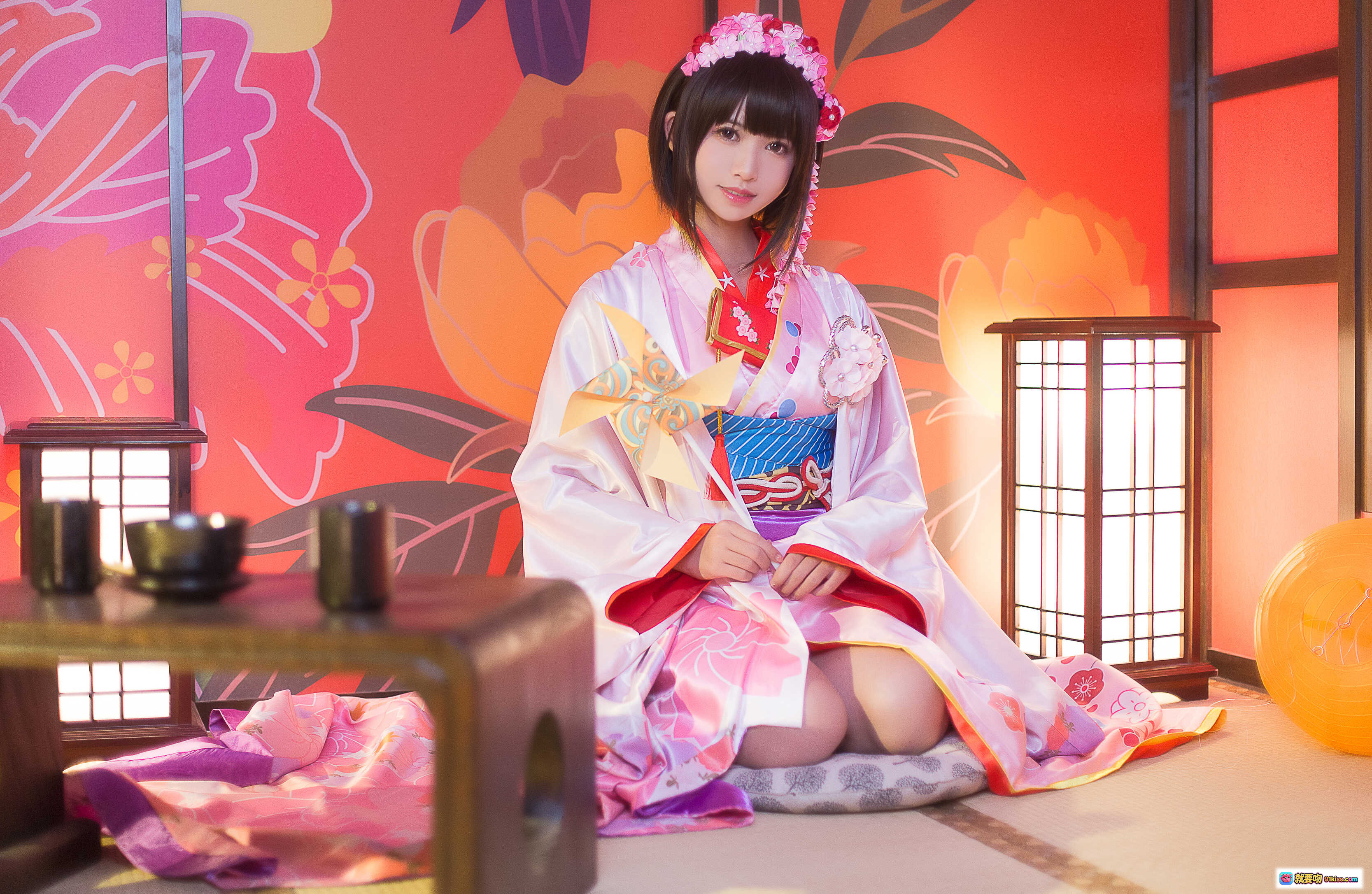 鳗鱼霏儿NO.055圣人惠和服写真·日系美少女·粉色樱花和风·传统浴衣造型·室内和室场景·精致发饰与团扇·高清12P摄影集 - 就要吻