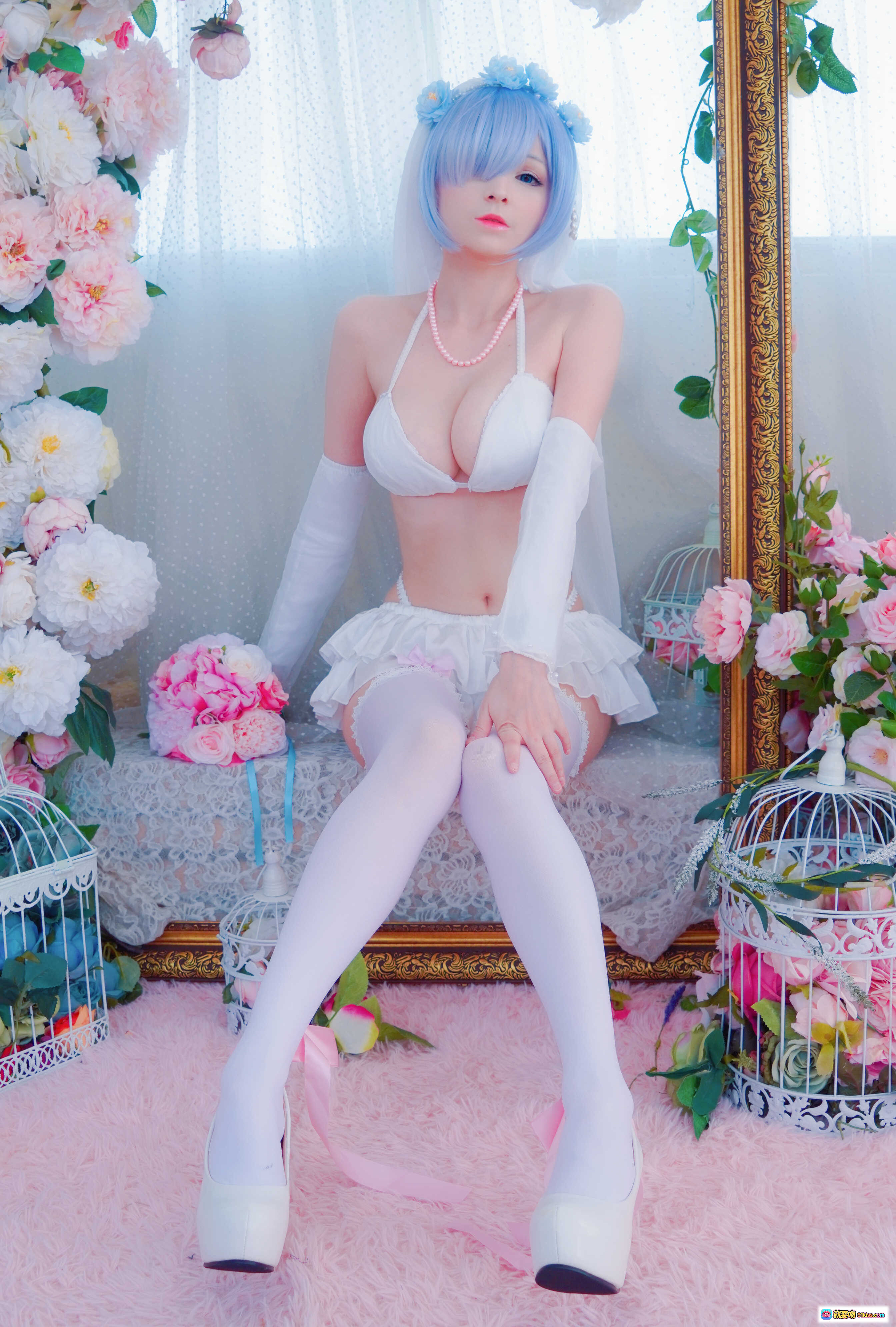 图片[9] - Azami NO.026 拉姆雷姆cosplay写真 | 蓝发新娘造型 | 白色蕾丝吊带袜 | 花环头饰 | 甜美性感姿势 | 45P高清图集 - 就要吻