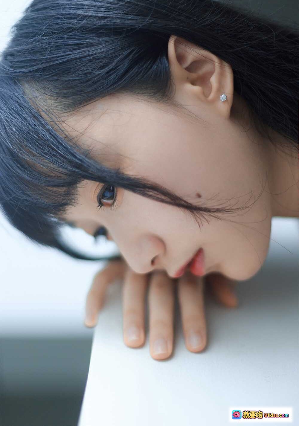 图片[4] - 木绵绵OwO NO.039 JK制服写真 35P清新少女风 白衬衫百褶裙 日系校园风 金色手环点缀 优雅侧颜特写 - 就要吻