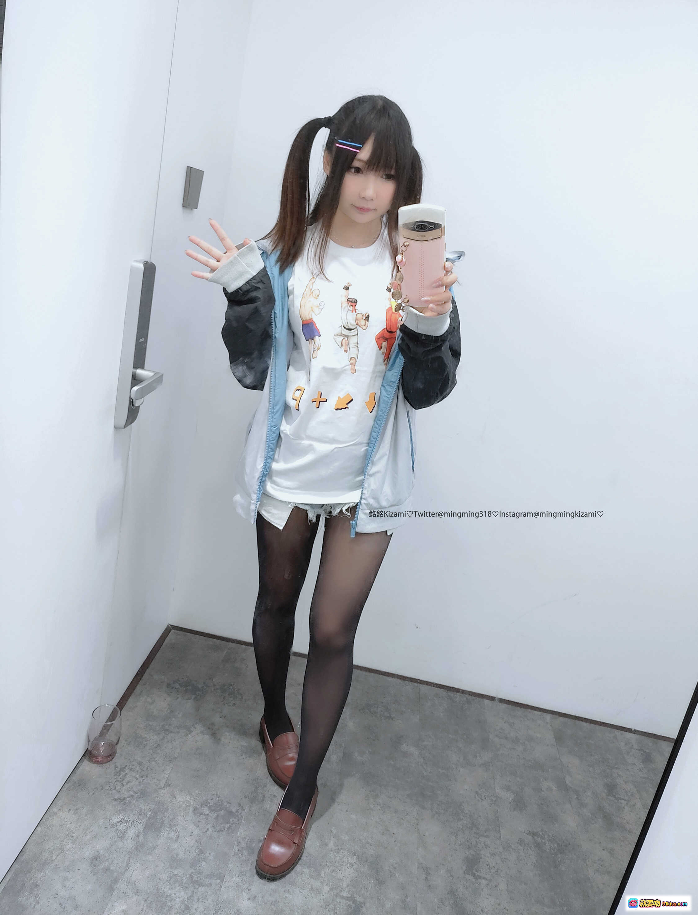 图片[8] - 铭铭Kizami Vol.021 成熟大人风写真 | 红色紧身衣+眼镜+手办收藏背景 | 125P高清图集 - 就要吻