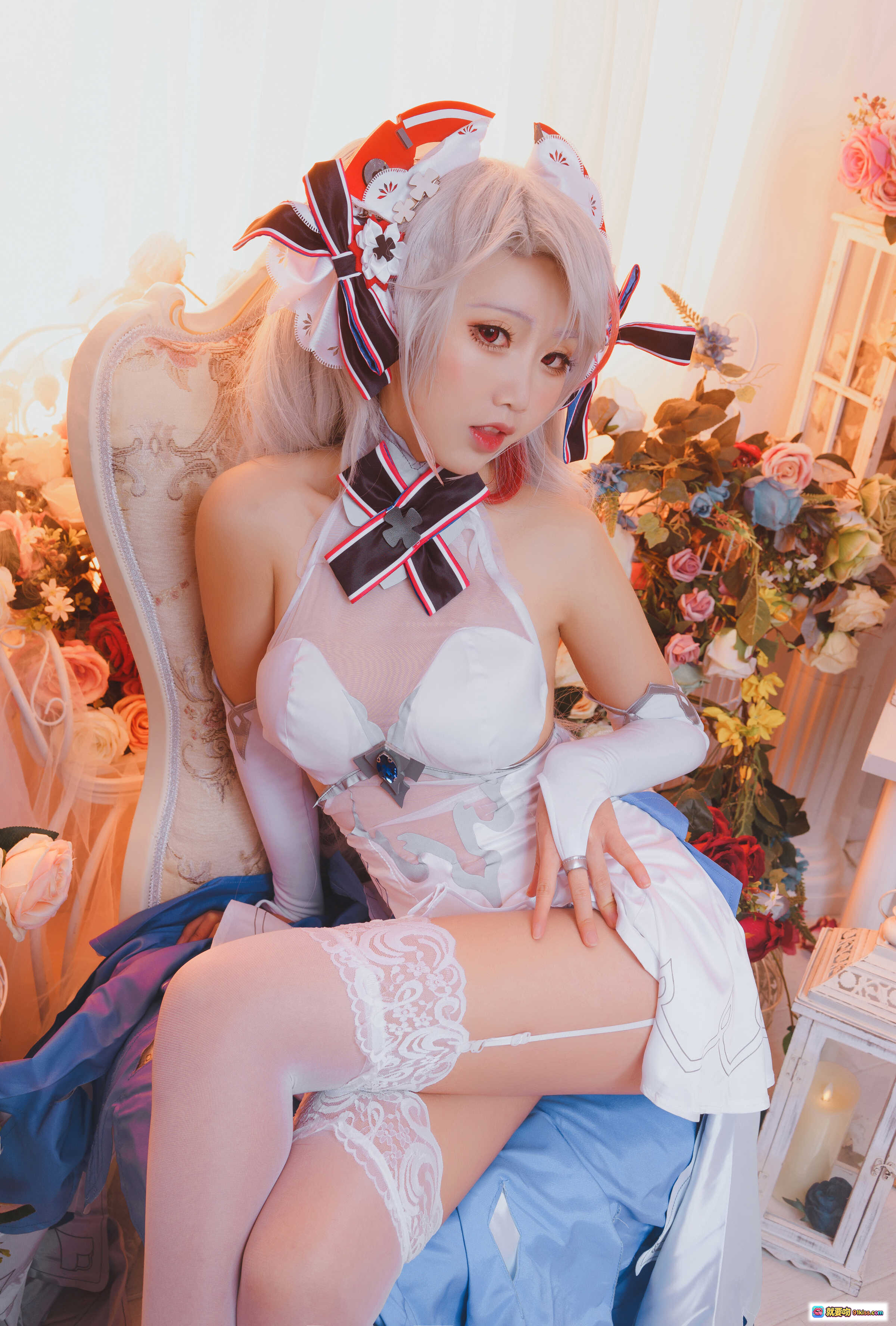 图片[2] - 面饼仙儿NO.054欧根花嫁Cosplay写真 | 白发女仆装+蕾丝蝴蝶结+梦幻花环场景 | 22P高清美图 - 就要吻