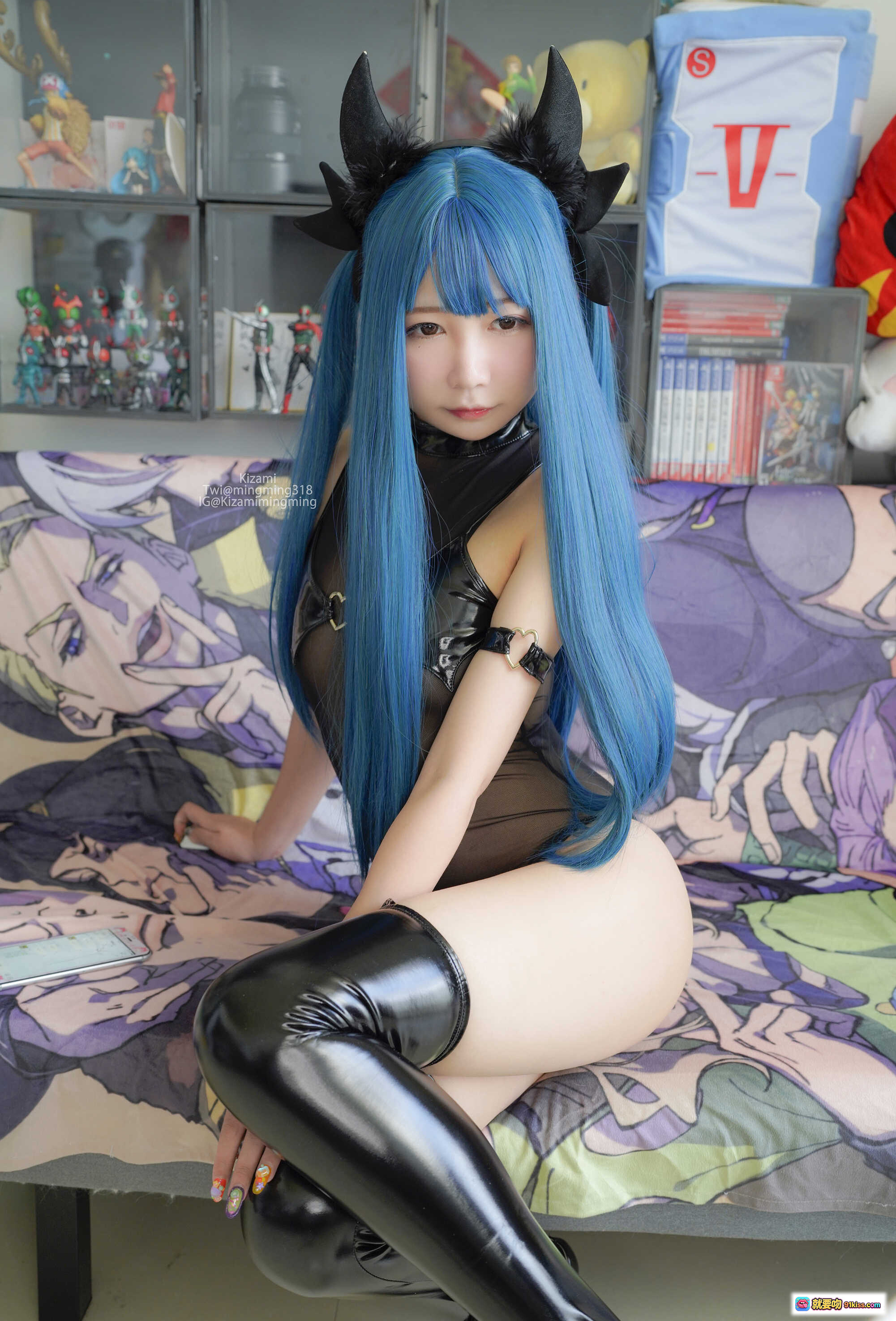 图片[9] - 铭铭Kizami NO.015 2021年7月Fantia写真 蓝发恶魔角黑丝高跟Cosplay 二次元宅系美少女摆拍 - 就要吻