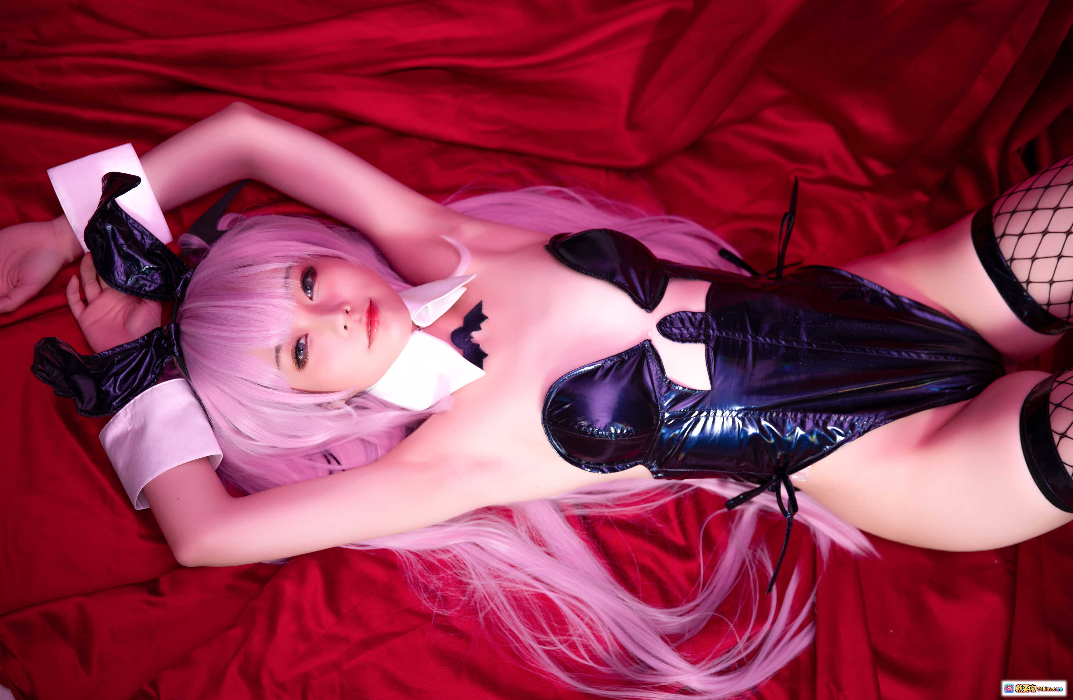 图片[4] - G44不会受伤 NO.011 露露姆兔女郎cosplay 粉发黑兔耳皮衣渔网袜红毯写真 20P高清图集 - 就要吻