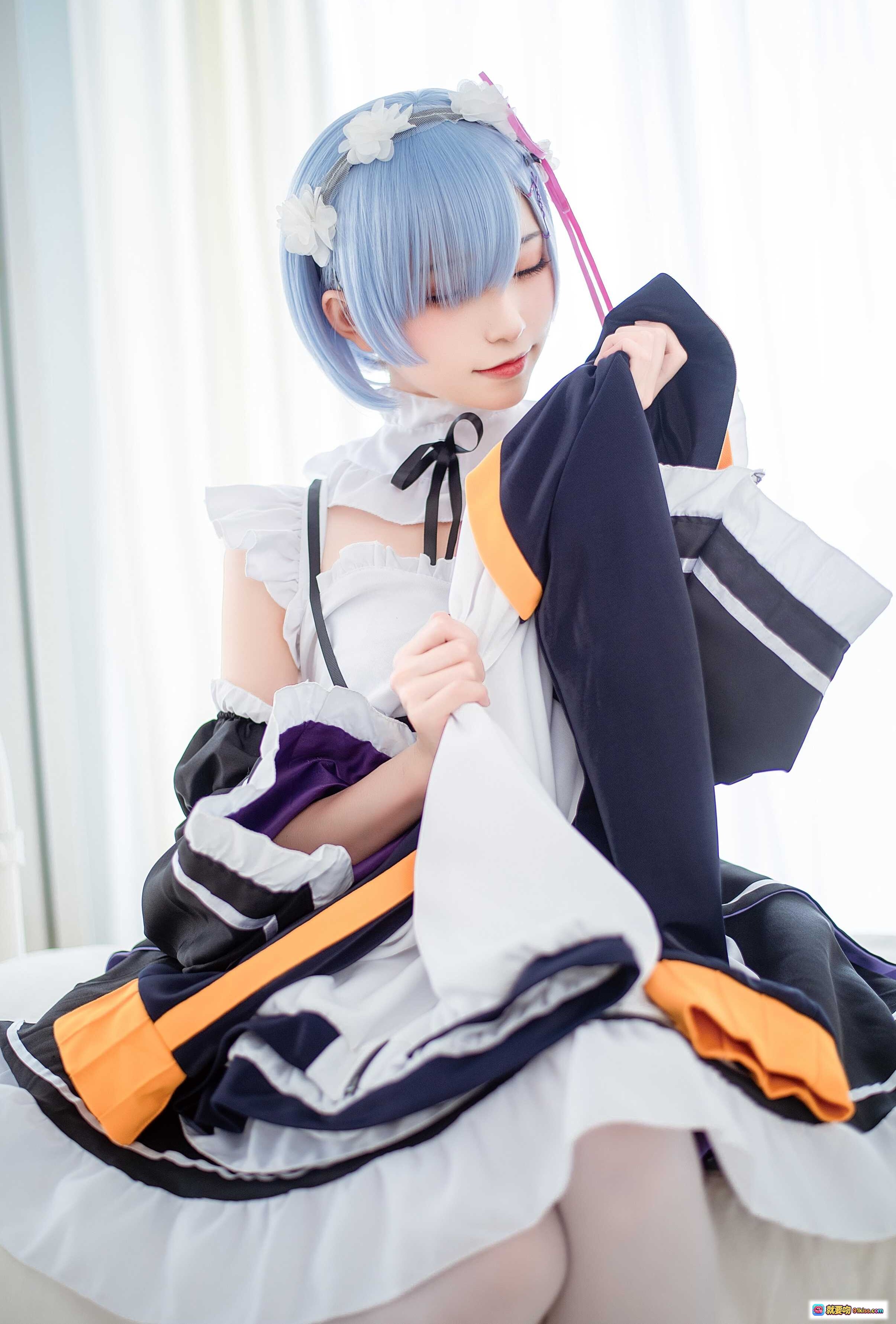 图片[7] - Kitaro绮太郎NO.079蕾姆运动服Cosplay写真 18P高清蓝发少女居家床照 黑黄白配色运动夹克萌系角色扮演 - 就要吻