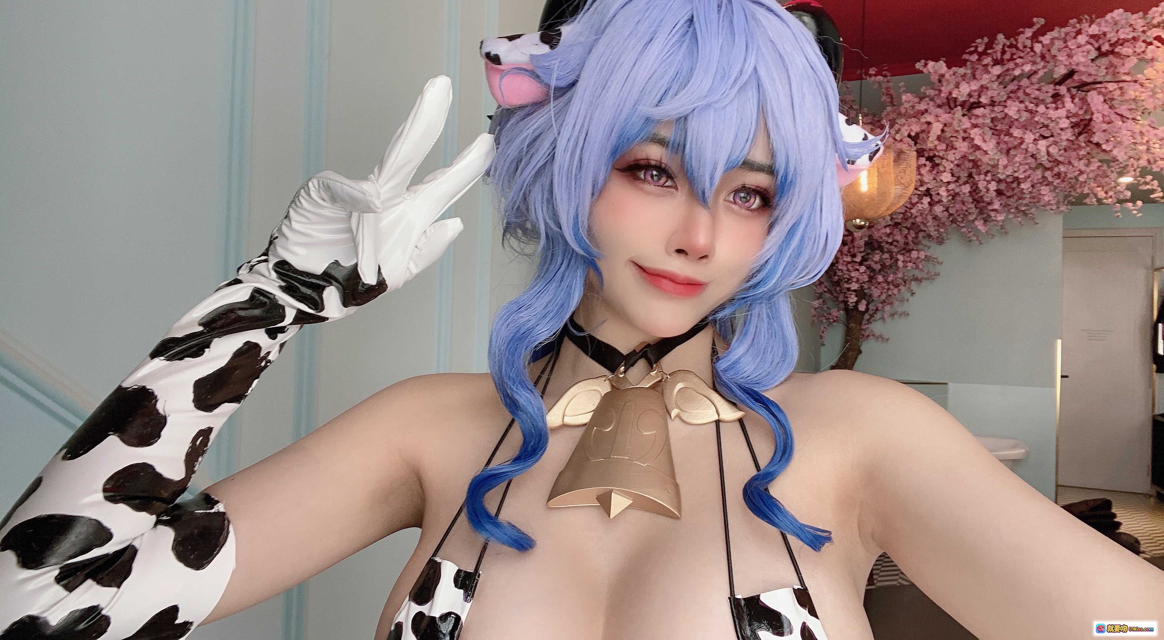 Byoru NO.008 原神甘雨cosplay 蓝发牛纹手套铃铛装饰 精致妆容写真集 50P高画质美图 - 就要吻