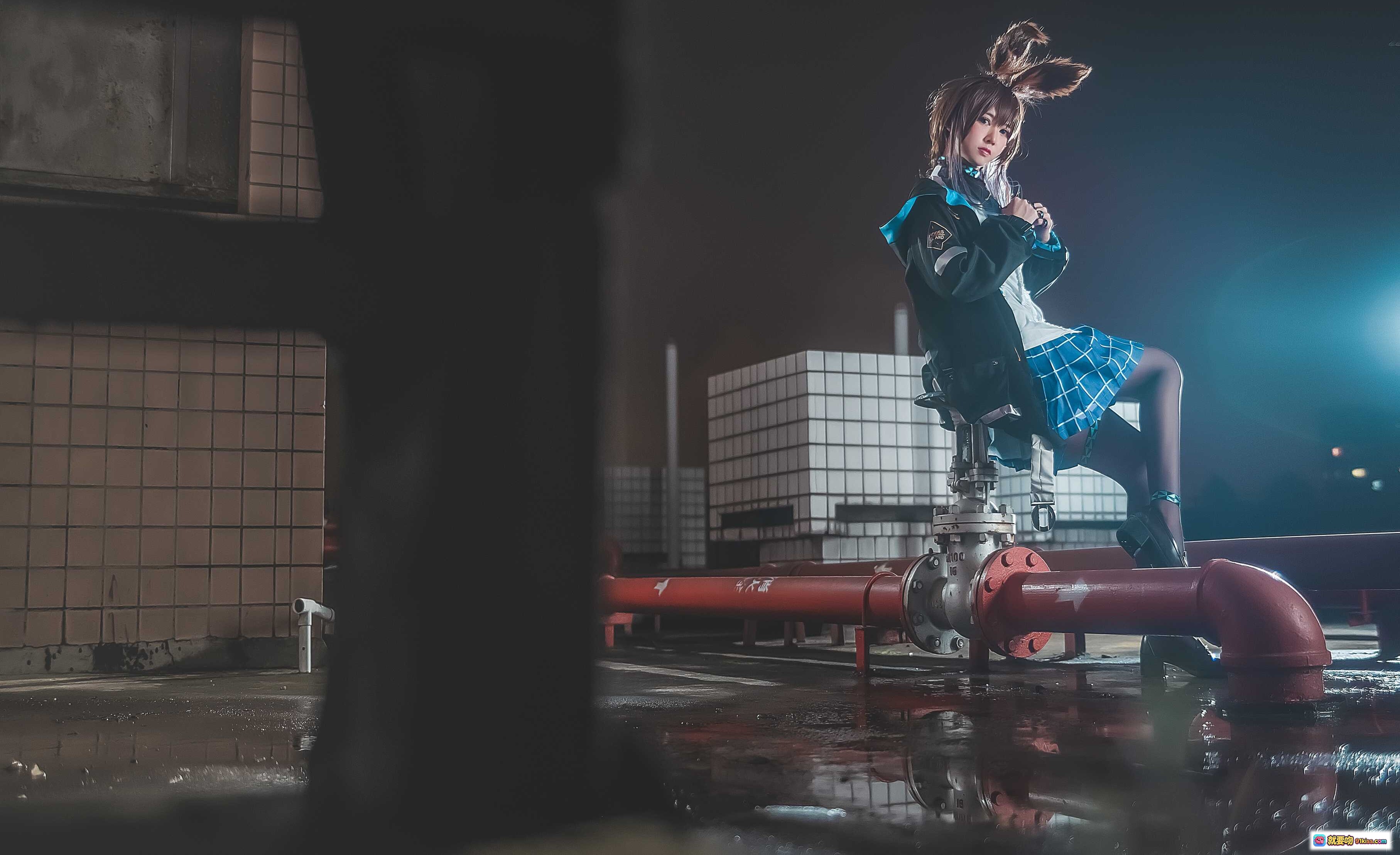 图片[8] - 鳗鱼霏儿NO.049明日方舟cosplay写真｜黑蓝战衣高颜值少女｜精致妆容与发饰细节｜10P高清图集 - 就要吻