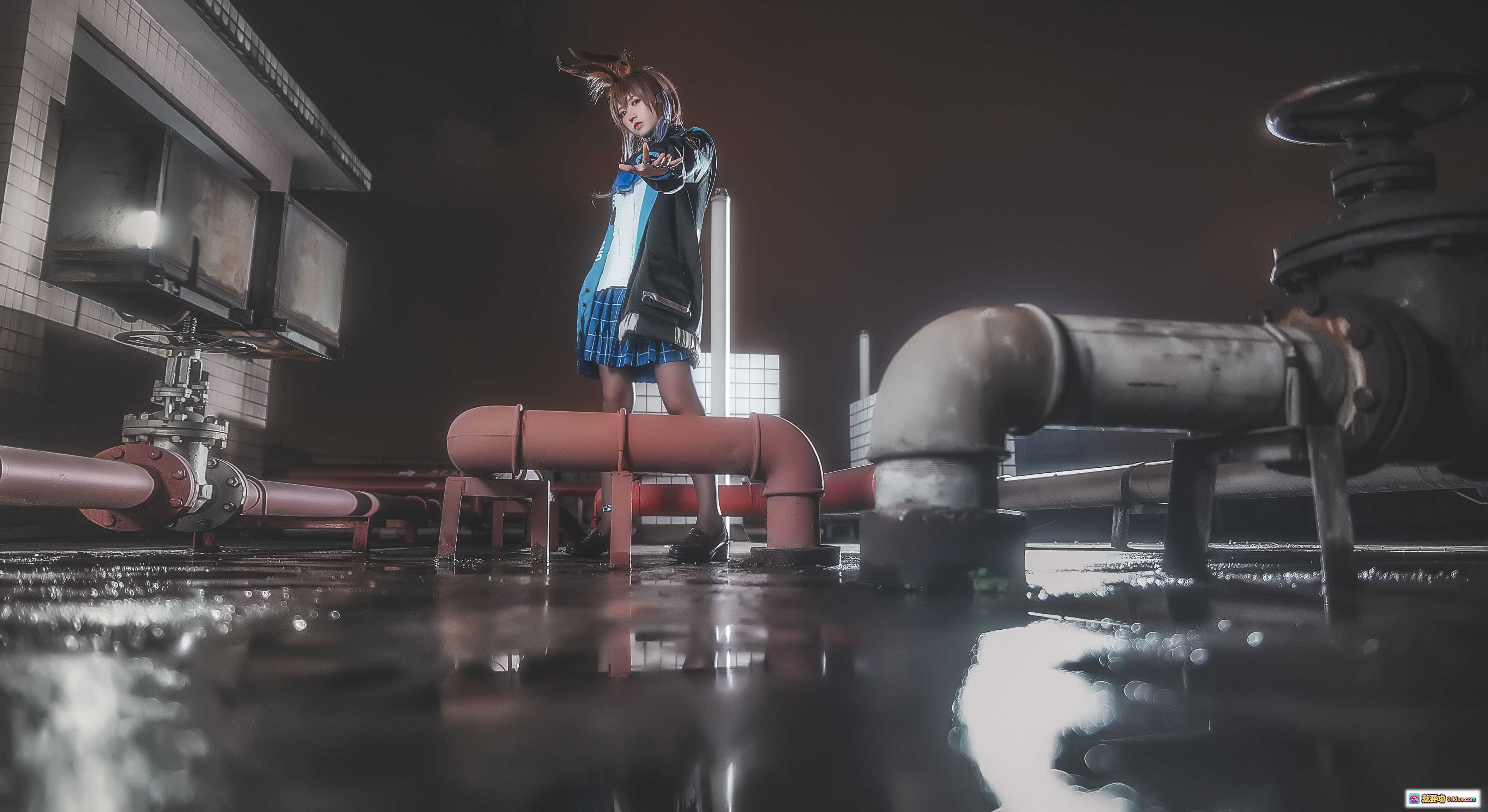 图片[4] - 鳗鱼霏儿NO.049明日方舟cosplay写真｜黑蓝战衣高颜值少女｜精致妆容与发饰细节｜10P高清图集 - 就要吻